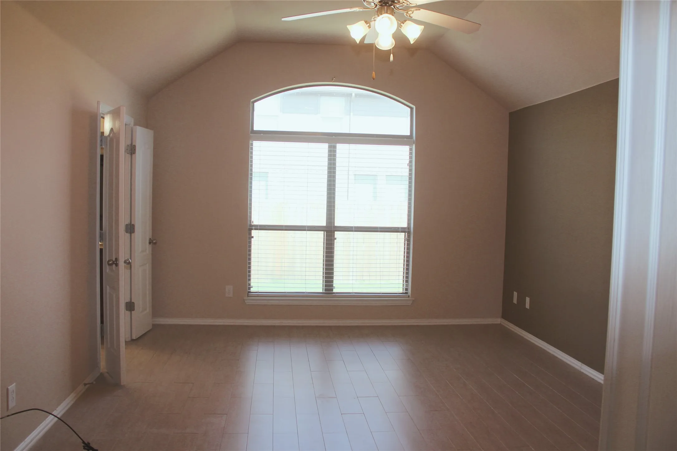 Single Family Residence For Rent in Tarrant County , 5913 Haven Lake Way, Fort Worth, Texas 76244, 4 Bedroom, 2 Bathroom, 2 Garage spaces, 2,343 Sqft, built in 2010, mls#21365431, Real Estate Agent in Fort Worth, Homes For Rent in Tarrant county, Homes For Rent in Fort Worth, Realtor in Fort Worth Texas, Real Estate Brokerage Independent Realty Texas, Luminita Cordes Realtor