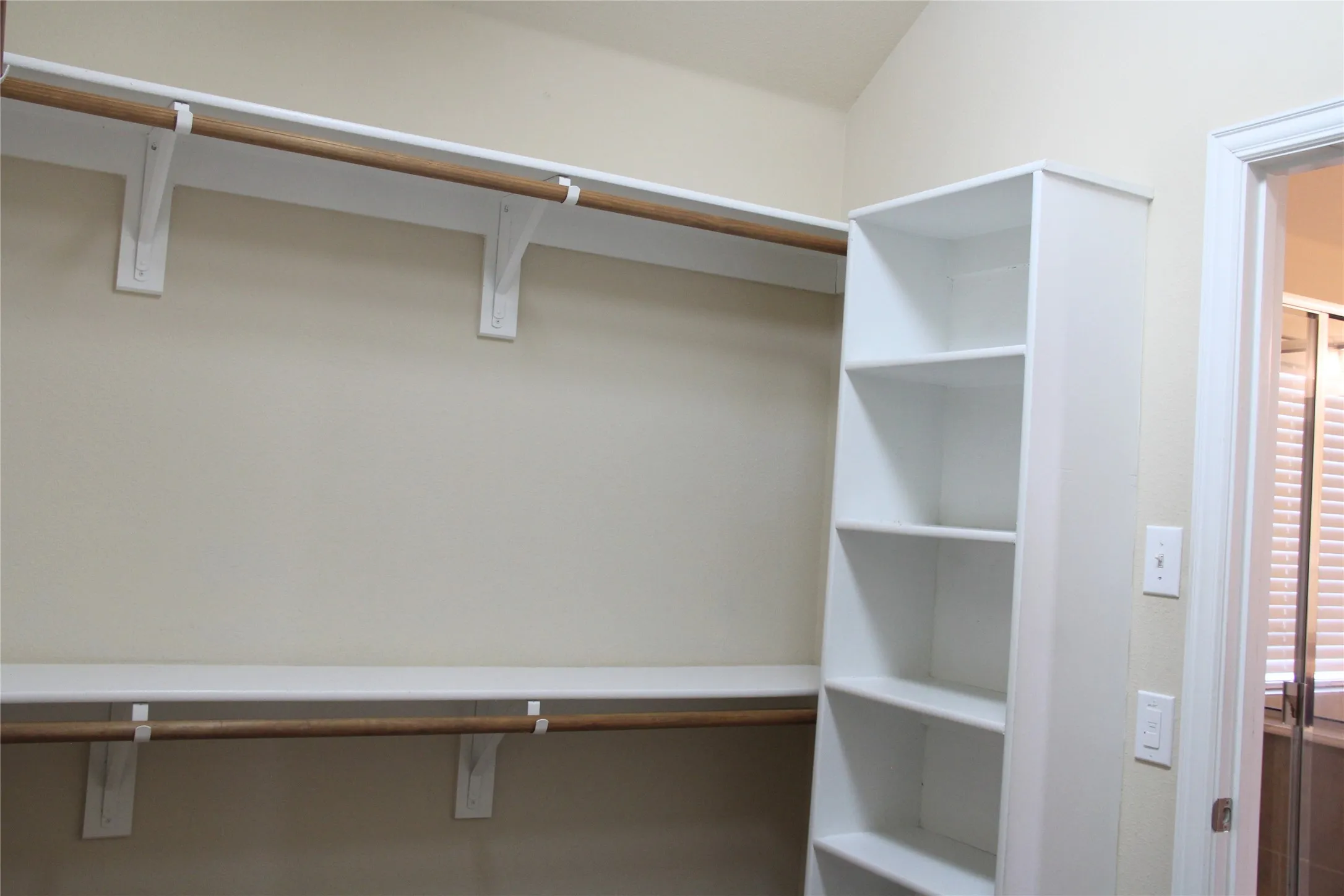Single Family Residence For Rent in Tarrant County , 5913 Haven Lake Way, Fort Worth, Texas 76244, 4 Bedroom, 2 Bathroom, 2 Garage spaces, 2,343 Sqft, built in 2010, mls#21365431, Real Estate Agent in Fort Worth, Homes For Rent in Tarrant county, Homes For Rent in Fort Worth, Realtor in Fort Worth Texas, Real Estate Brokerage Independent Realty Texas, Luminita Cordes Realtor