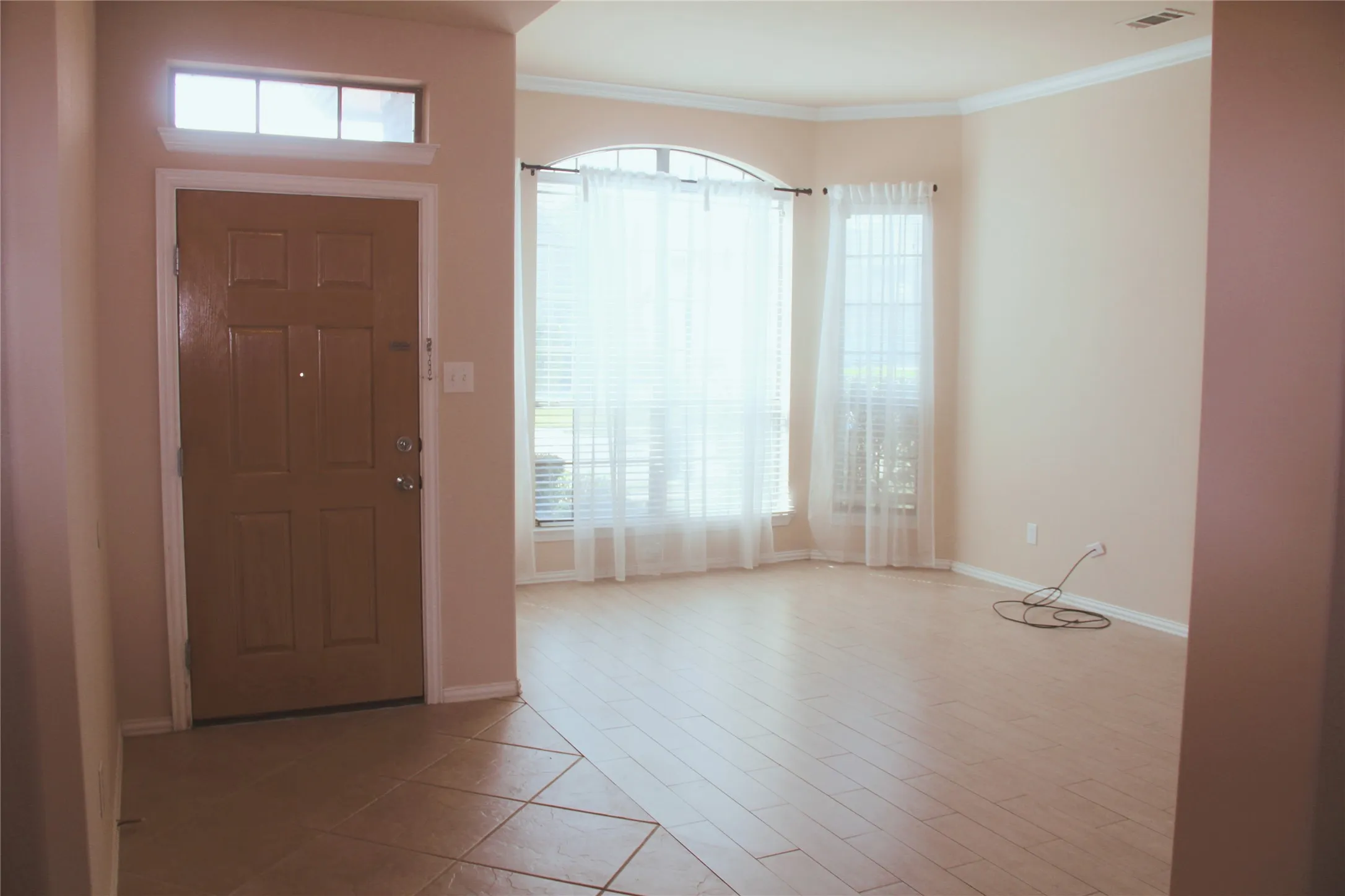 Single Family Residence For Rent in Tarrant County , 5913 Haven Lake Way, Fort Worth, Texas 76244, 4 Bedroom, 2 Bathroom, 2 Garage spaces, 2,343 Sqft, built in 2010, mls#21365431, Real Estate Agent in Fort Worth, Homes For Rent in Tarrant county, Homes For Rent in Fort Worth, Realtor in Fort Worth Texas, Real Estate Brokerage Independent Realty Texas, Luminita Cordes Realtor