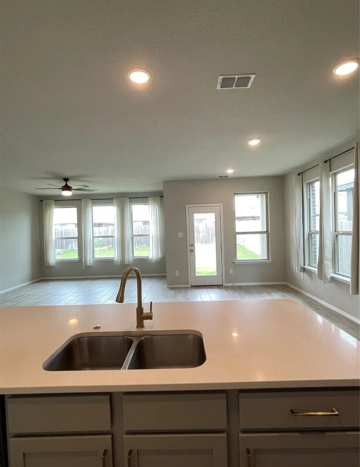 Single Family Residence For Rent in Kaufman County , 3226 Sioux Trail, Crandall, Texas 75114, 4 Bedroom, 3 Bathroom, 2 Garage spaces, 2,232 Sqft, built in 2022, mls#21366715, Real Estate Agent in Crandall, Homes For Rent in Kaufman county, Homes For Rent in Crandall, Realtor in Crandall Texas, Real Estate Brokerage Independent Realty Texas, Luminita Cordes Realtor