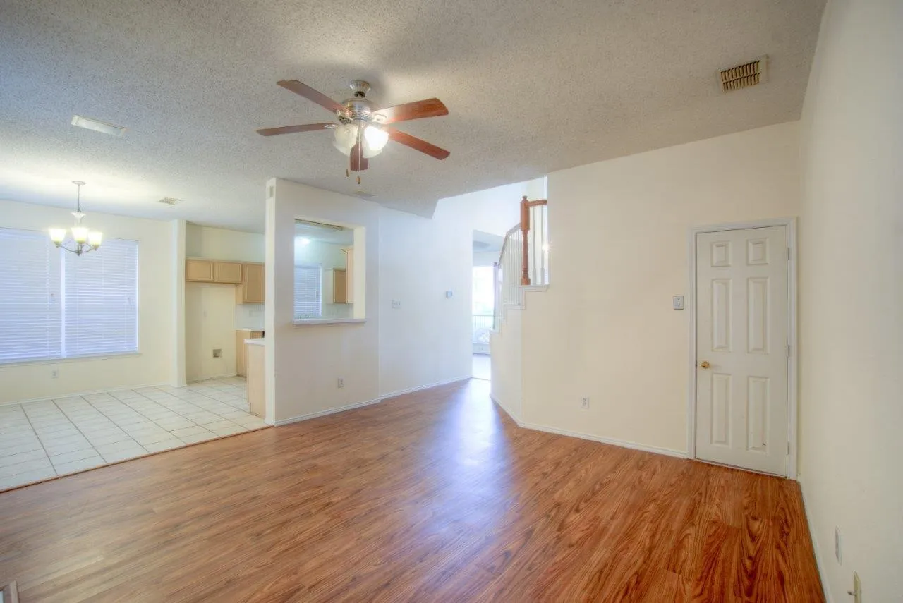 Single Family Residence For Rent in Denton County , 1369 Colby Drive, Lewisville, Texas 75067, 4 Bedroom, 3 Bathroom, 2 Garage spaces, 2,298 Sqft, built in 1996, mls#21366720, Real Estate Agent in Lewisville, Homes For Rent in Denton county, Homes For Rent in Lewisville, Realtor in Lewisville Texas, Real Estate Brokerage Independent Realty Texas, Luminita Cordes Realtor