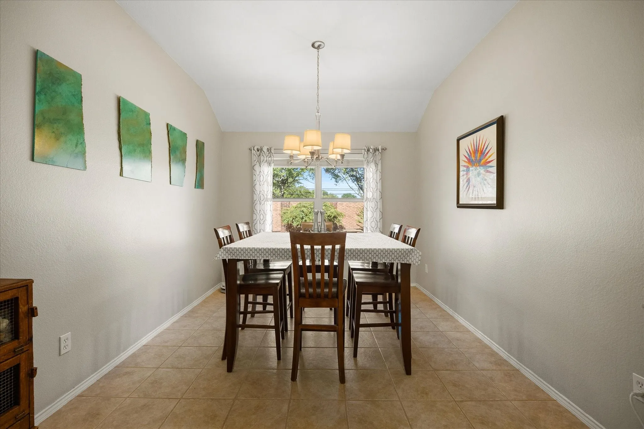 Single Family Residence For Sale in Dallas County , 7005 Travelers Crossing, Rowlett, Texas 75089, 4 Bedroom, 2 Bathroom, 2 Garage spaces, 2,538 Sqft, built in 2003, mls#21366644, Real Estate Agent in Rowlett, Homes For Sale in Dallas county, Homes For Sale in Rowlett, Realtor in Rowlett Texas, Real Estate Brokerage Independent Realty Texas, Luminita Cordes Realtor
