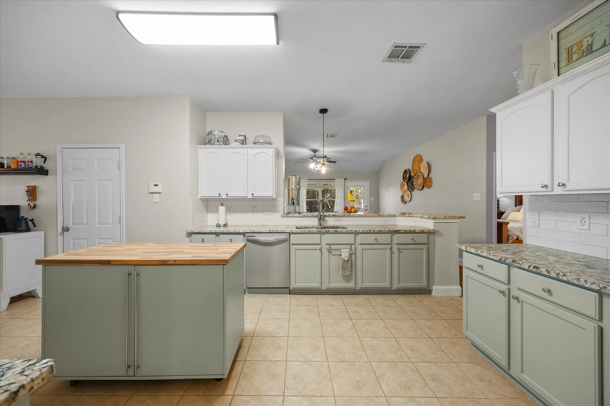 Single Family Residence For Sale in Dallas County , 7005 Travelers Crossing, Rowlett, Texas 75089, 4 Bedroom, 2 Bathroom, 2 Garage spaces, 2,538 Sqft, built in 2003, mls#21366644, Real Estate Agent in Rowlett, Homes For Sale in Dallas county, Homes For Sale in Rowlett, Realtor in Rowlett Texas, Real Estate Brokerage Independent Realty Texas, Luminita Cordes Realtor