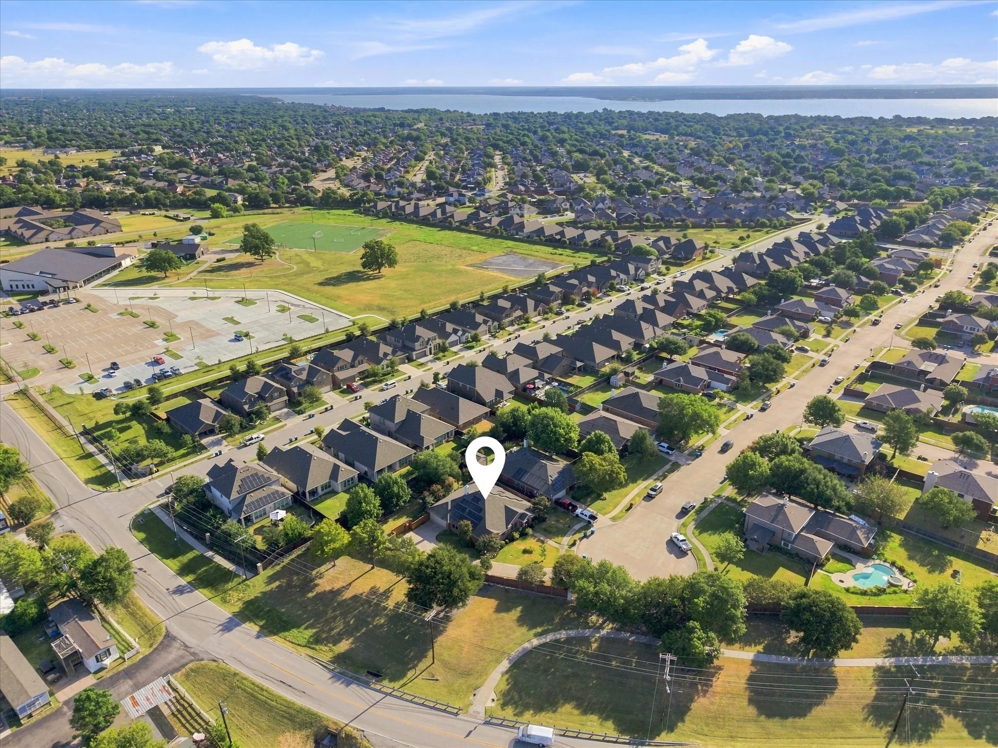 Single Family Residence For Sale in Dallas County , 7005 Travelers Crossing, Rowlett, Texas 75089, 4 Bedroom, 2 Bathroom, 2 Garage spaces, 2,538 Sqft, built in 2003, mls#21366644, Real Estate Agent in Rowlett, Homes For Sale in Dallas county, Homes For Sale in Rowlett, Realtor in Rowlett Texas, Real Estate Brokerage Independent Realty Texas, Luminita Cordes Realtor