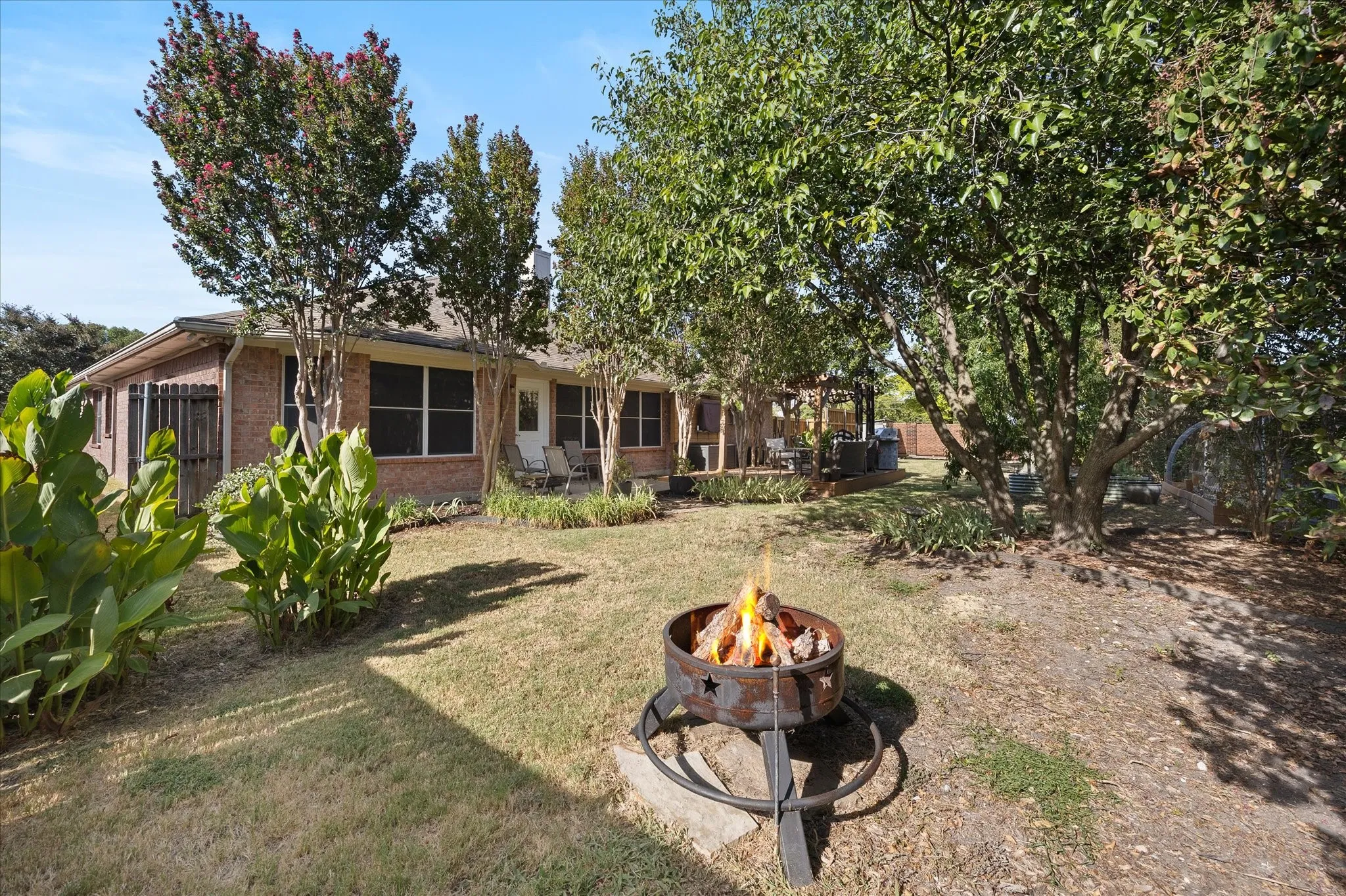 Single Family Residence For Sale in Dallas County , 7005 Travelers Crossing, Rowlett, Texas 75089, 4 Bedroom, 2 Bathroom, 2 Garage spaces, 2,538 Sqft, built in 2003, mls#21366644, Real Estate Agent in Rowlett, Homes For Sale in Dallas county, Homes For Sale in Rowlett, Realtor in Rowlett Texas, Real Estate Brokerage Independent Realty Texas, Luminita Cordes Realtor