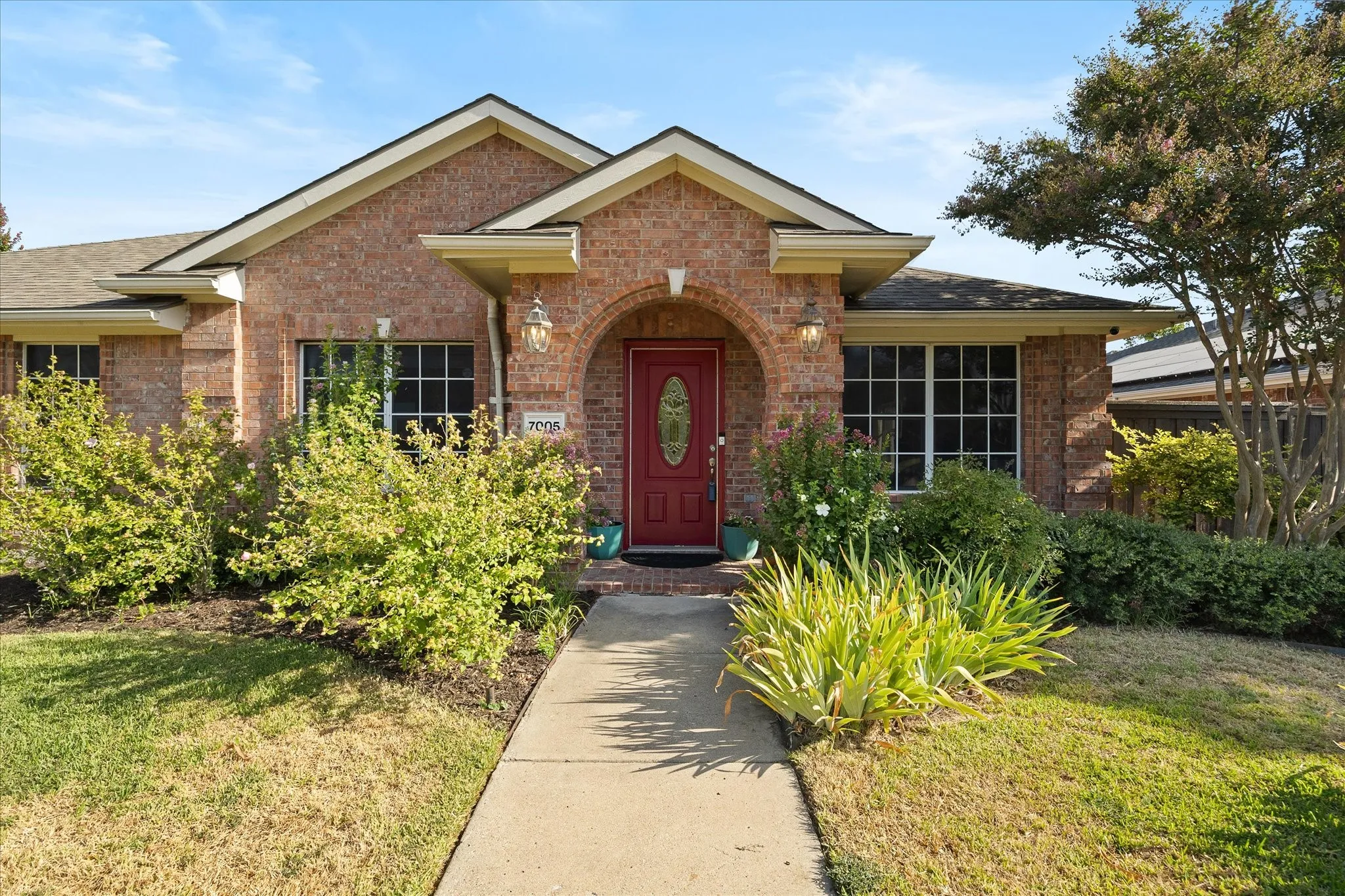 Single Family Residence For Sale in Dallas County , 7005 Travelers Crossing, Rowlett, Texas 75089, 4 Bedroom, 2 Bathroom, 2 Garage spaces, 2,538 Sqft, built in 2003, mls#21366644, Real Estate Agent in Rowlett, Homes For Sale in Dallas county, Homes For Sale in Rowlett, Realtor in Rowlett Texas, Real Estate Brokerage Independent Realty Texas, Luminita Cordes Realtor