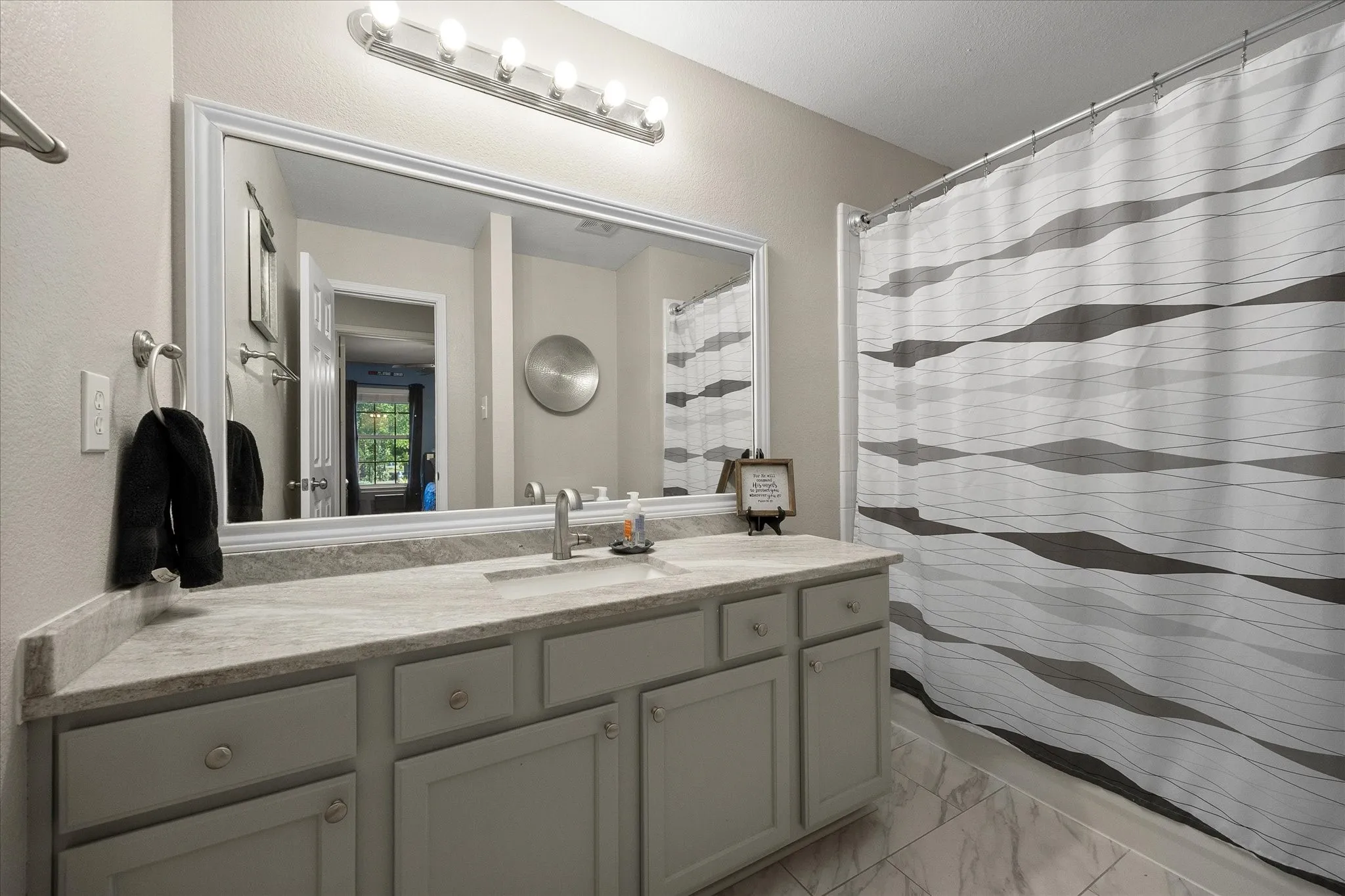 Single Family Residence For Sale in Dallas County , 7005 Travelers Crossing, Rowlett, Texas 75089, 4 Bedroom, 2 Bathroom, 2 Garage spaces, 2,538 Sqft, built in 2003, mls#21366644, Real Estate Agent in Rowlett, Homes For Sale in Dallas county, Homes For Sale in Rowlett, Realtor in Rowlett Texas, Real Estate Brokerage Independent Realty Texas, Luminita Cordes Realtor
