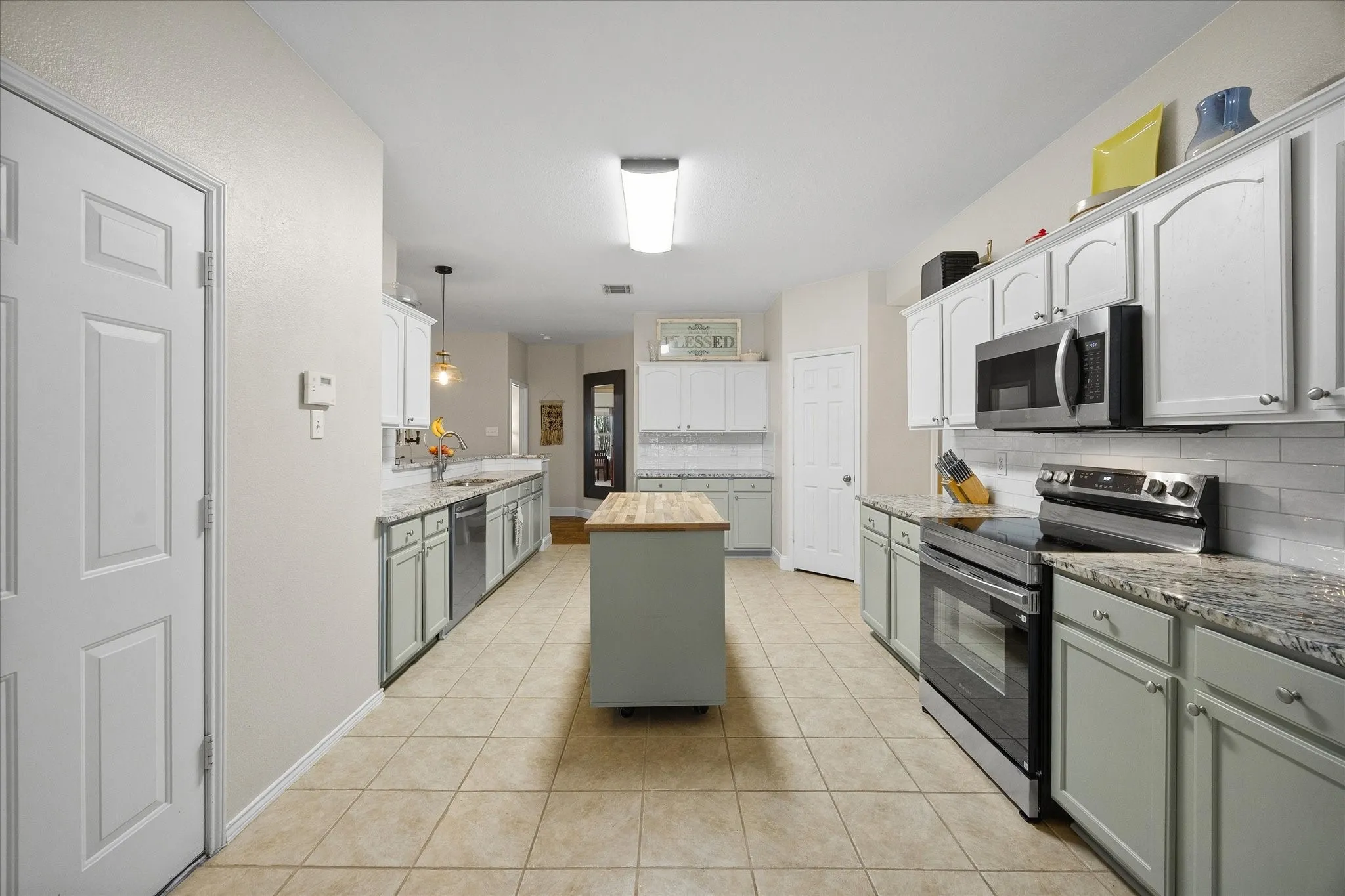 Single Family Residence For Sale in Dallas County , 7005 Travelers Crossing, Rowlett, Texas 75089, 4 Bedroom, 2 Bathroom, 2 Garage spaces, 2,538 Sqft, built in 2003, mls#21366644, Real Estate Agent in Rowlett, Homes For Sale in Dallas county, Homes For Sale in Rowlett, Realtor in Rowlett Texas, Real Estate Brokerage Independent Realty Texas, Luminita Cordes Realtor