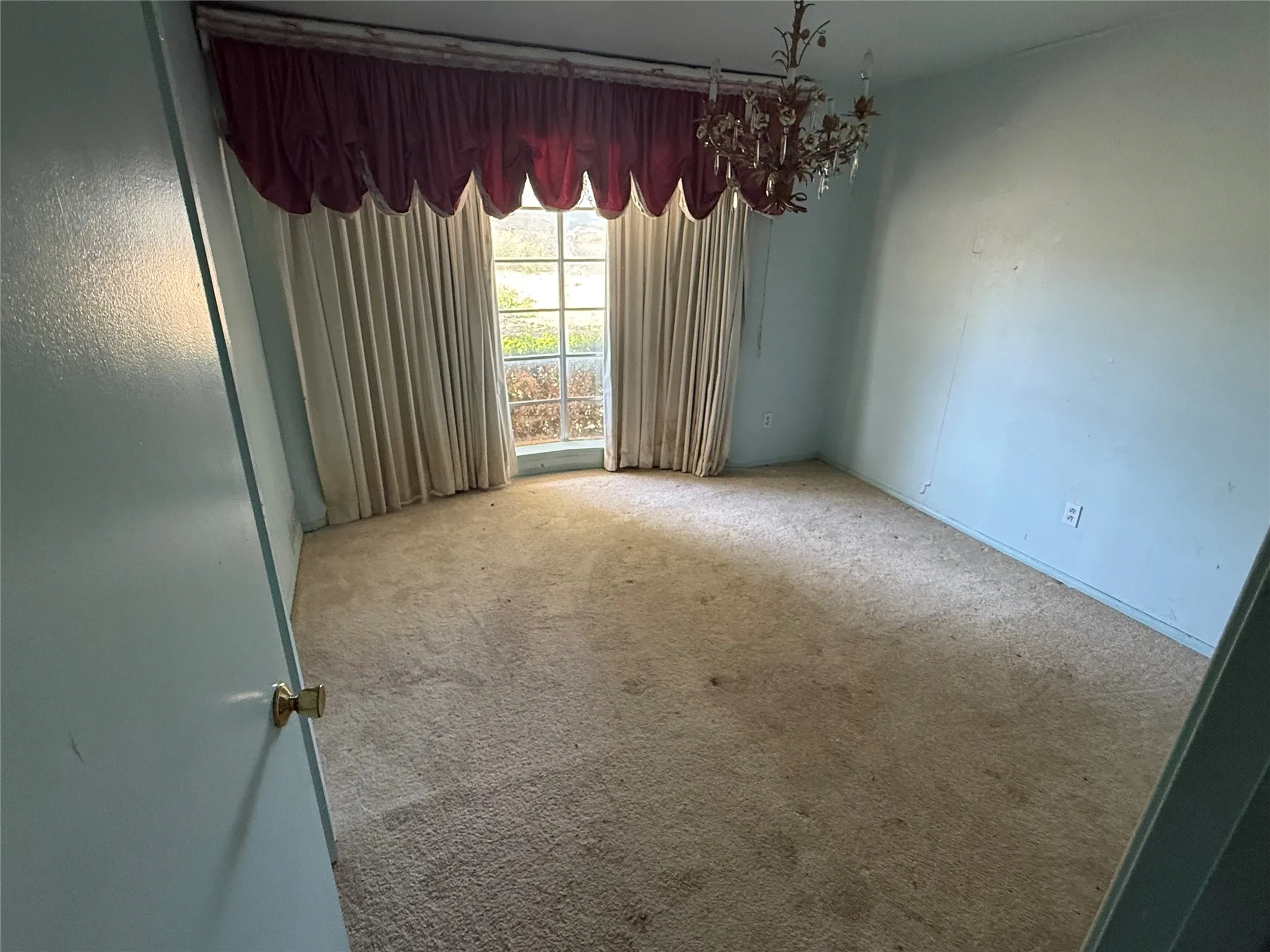 Single Family Residence For Sale in Ellis County , 604 E Highland Road, Ovilla, Texas 75154, 3 Bedroom, 3 Bathroom, 2 Garage spaces, 2,334 Sqft, built in 1965, mls#21362381, Real Estate Agent in Ovilla, Homes For Sale in Ellis county, Homes For Sale in Ovilla, Realtor in Ovilla Texas, Real Estate Brokerage Independent Realty Texas, Luminita Cordes Realtor