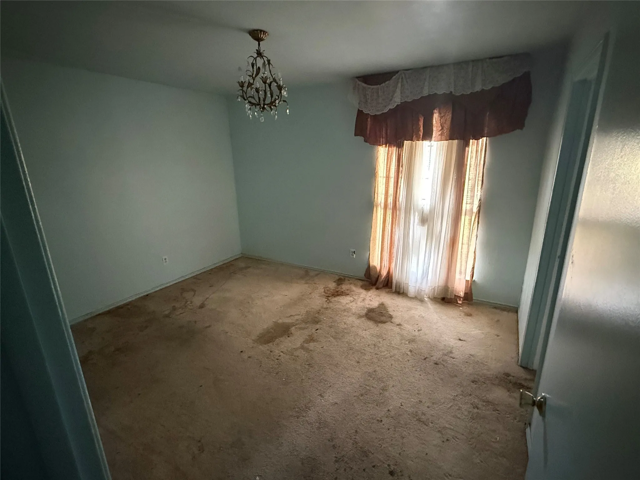 Single Family Residence For Sale in Ellis County , 604 E Highland Road, Ovilla, Texas 75154, 3 Bedroom, 3 Bathroom, 2 Garage spaces, 2,334 Sqft, built in 1965, mls#21362381, Real Estate Agent in Ovilla, Homes For Sale in Ellis county, Homes For Sale in Ovilla, Realtor in Ovilla Texas, Real Estate Brokerage Independent Realty Texas, Luminita Cordes Realtor