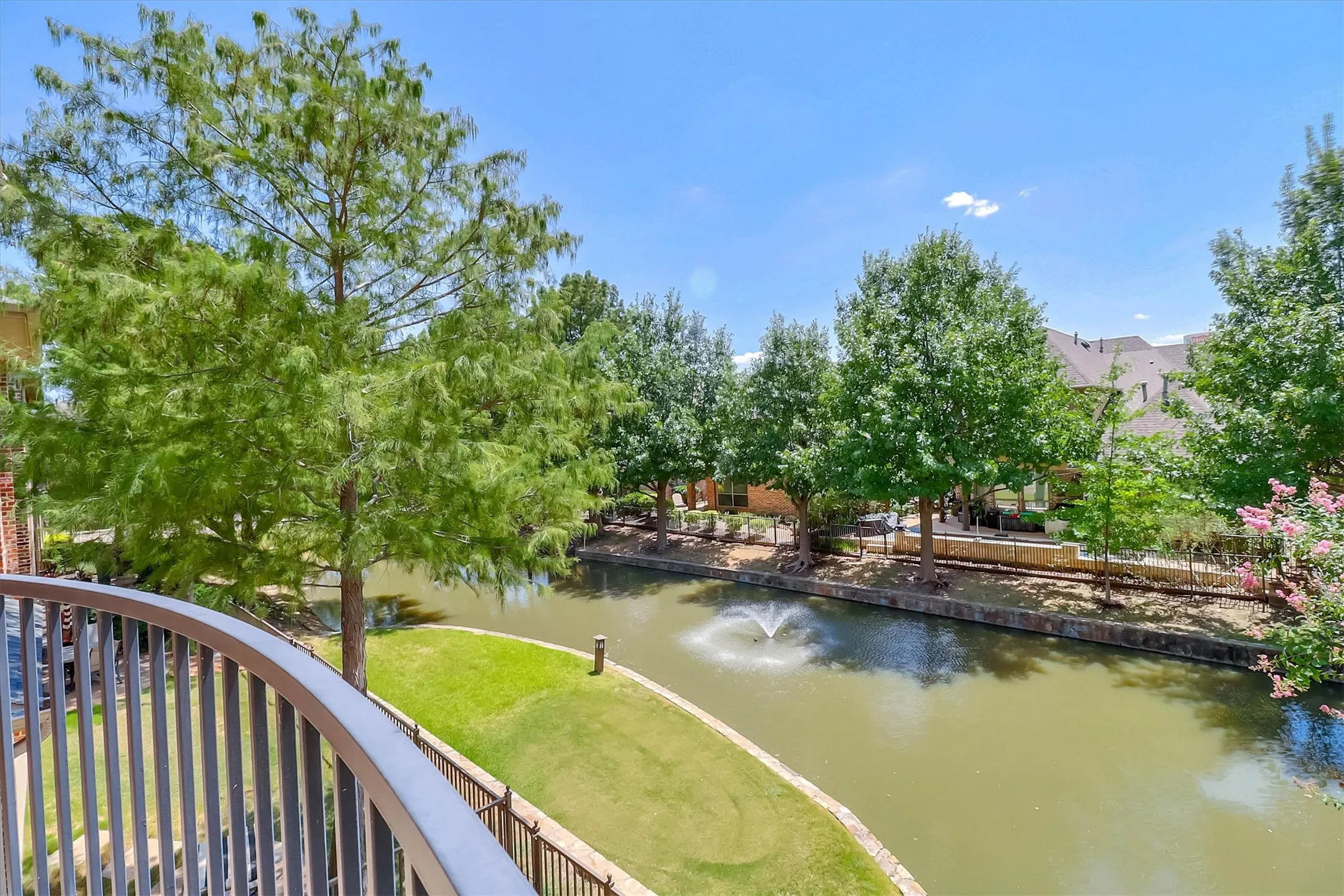 Single Family Residence For Sale in Collin County , 45 Secluded Pond Drive, Frisco, Texas 75034, 4 Bedroom, 3 Bathroom, 2 Garage spaces, 2,976 Sqft, built in 2006, mls#21366550, Real Estate Agent in Frisco, Homes For Sale in Collin county, Homes For Sale in Frisco, Realtor in Frisco Texas, Real Estate Brokerage Independent Realty Texas, Luminita Cordes Realtor