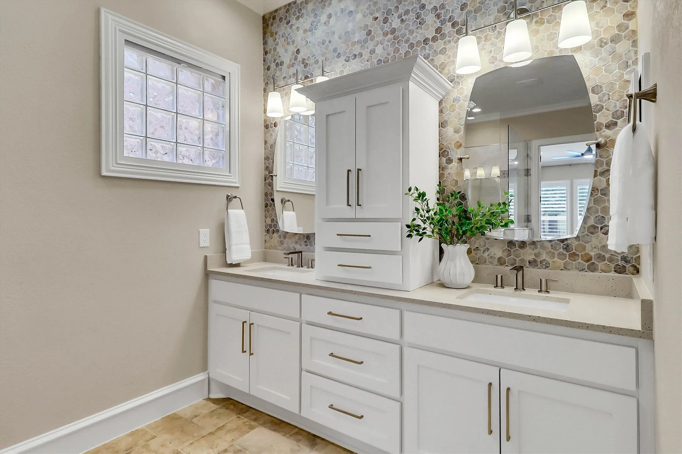 Single Family Residence For Sale in Collin County , 45 Secluded Pond Drive, Frisco, Texas 75034, 4 Bedroom, 3 Bathroom, 2 Garage spaces, 2,976 Sqft, built in 2006, mls#21366550, Real Estate Agent in Frisco, Homes For Sale in Collin county, Homes For Sale in Frisco, Realtor in Frisco Texas, Real Estate Brokerage Independent Realty Texas, Luminita Cordes Realtor