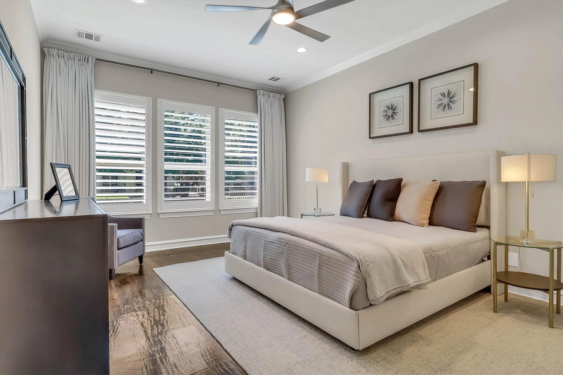 Single Family Residence For Sale in Collin County , 45 Secluded Pond Drive, Frisco, Texas 75034, 4 Bedroom, 3 Bathroom, 2 Garage spaces, 2,976 Sqft, built in 2006, mls#21366550, Real Estate Agent in Frisco, Homes For Sale in Collin county, Homes For Sale in Frisco, Realtor in Frisco Texas, Real Estate Brokerage Independent Realty Texas, Luminita Cordes Realtor