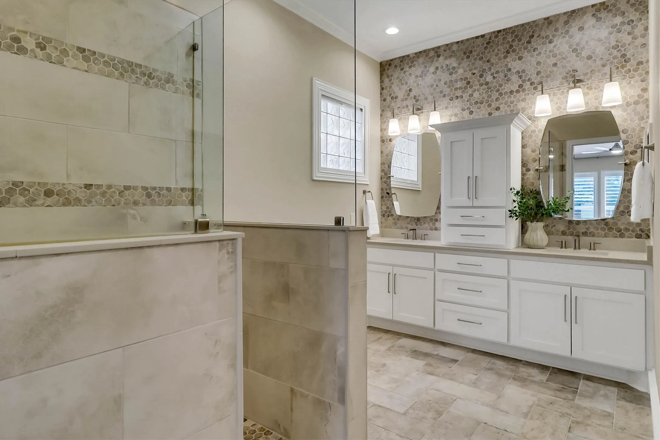Single Family Residence For Sale in Collin County , 45 Secluded Pond Drive, Frisco, Texas 75034, 4 Bedroom, 3 Bathroom, 2 Garage spaces, 2,976 Sqft, built in 2006, mls#21366550, Real Estate Agent in Frisco, Homes For Sale in Collin county, Homes For Sale in Frisco, Realtor in Frisco Texas, Real Estate Brokerage Independent Realty Texas, Luminita Cordes Realtor