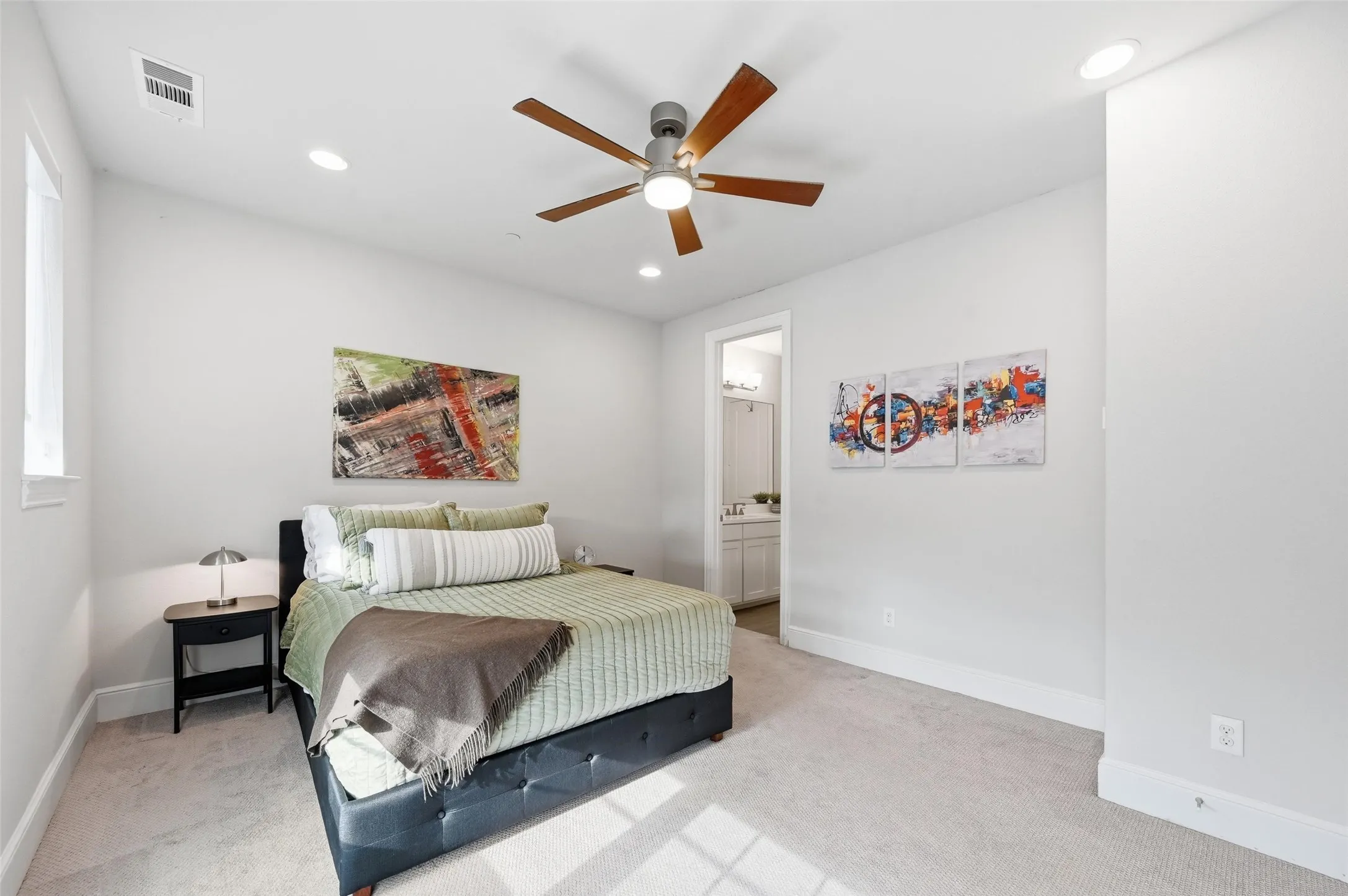 Condominium For Sale in Dallas County , 1900 Caddo Street 2, Dallas, Texas 75204, 2 Bedroom, 3 Bathroom, 2 Garage spaces, 1,450 Sqft, built in 2018, mls#21366588, Real Estate Agent in Dallas, Homes For Sale in Dallas county, Homes For Sale in Dallas, Realtor in Dallas Texas, Real Estate Brokerage Independent Realty Texas, Luminita Cordes Realtor