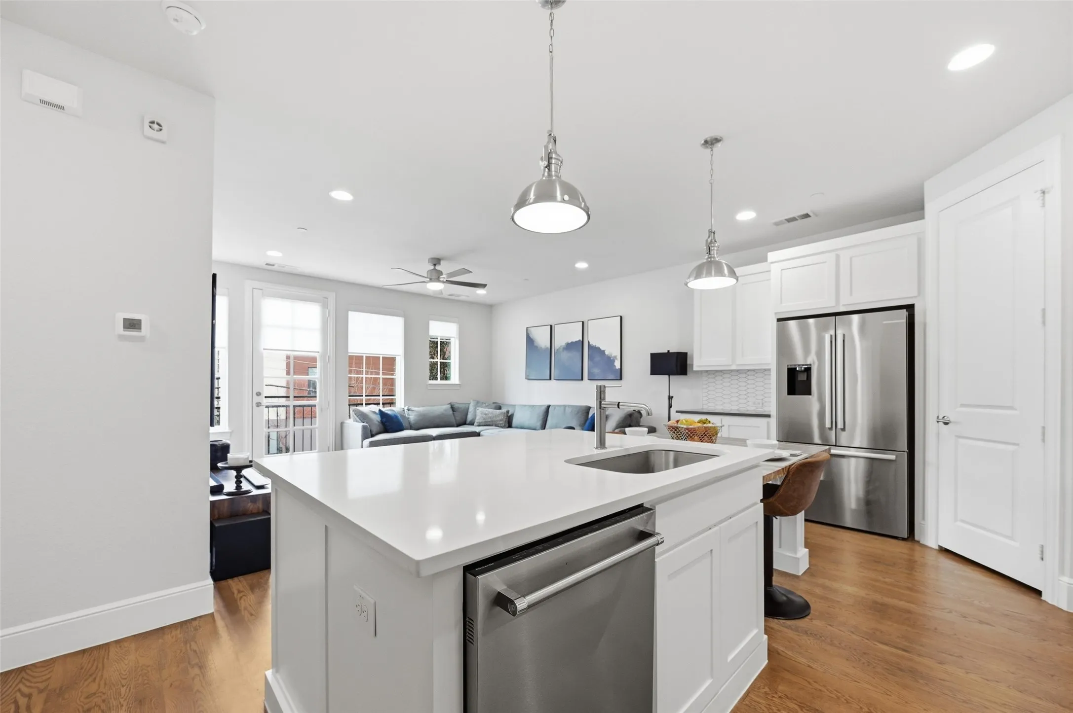 Condominium For Sale in Dallas County , 1900 Caddo Street 2, Dallas, Texas 75204, 2 Bedroom, 3 Bathroom, 2 Garage spaces, 1,450 Sqft, built in 2018, mls#21366588, Real Estate Agent in Dallas, Homes For Sale in Dallas county, Homes For Sale in Dallas, Realtor in Dallas Texas, Real Estate Brokerage Independent Realty Texas, Luminita Cordes Realtor