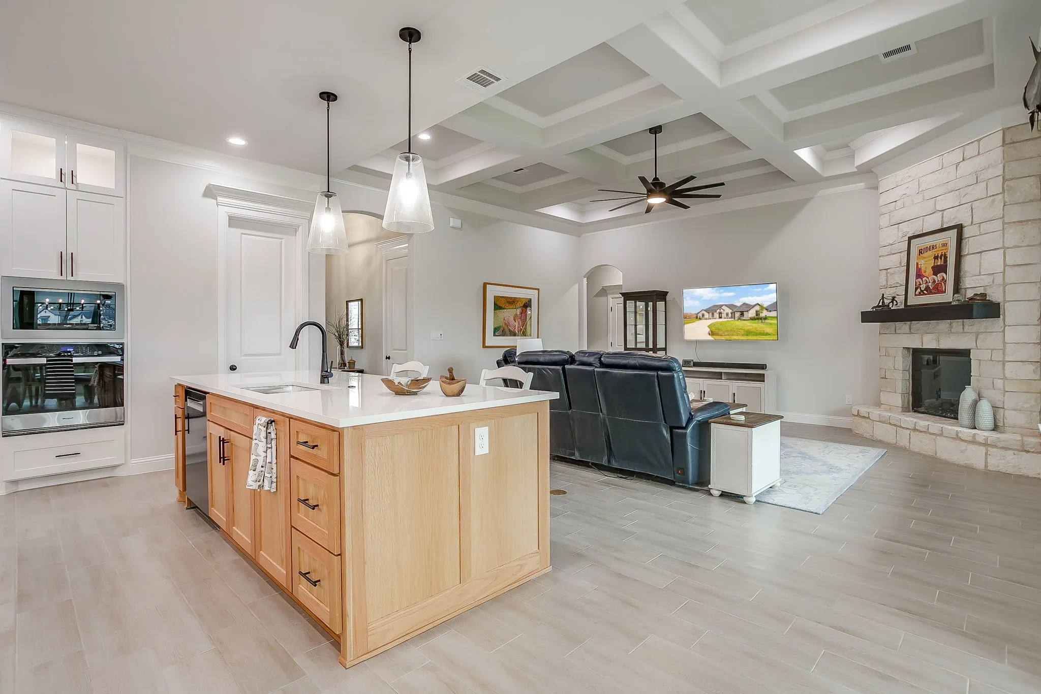 Single Family Residence For Sale in Hood County , 2172 Middlewood Circle, Granbury, Texas 76049, 5 Bedroom, 3 Bathroom, 3 Garage spaces, 2,728 Sqft, built in 2025, mls#21365712, Real Estate Agent in Granbury, Homes For Sale in Hood county, Homes For Sale in Granbury, Realtor in Granbury Texas, Real Estate Brokerage Independent Realty Texas, Luminita Cordes Realtor