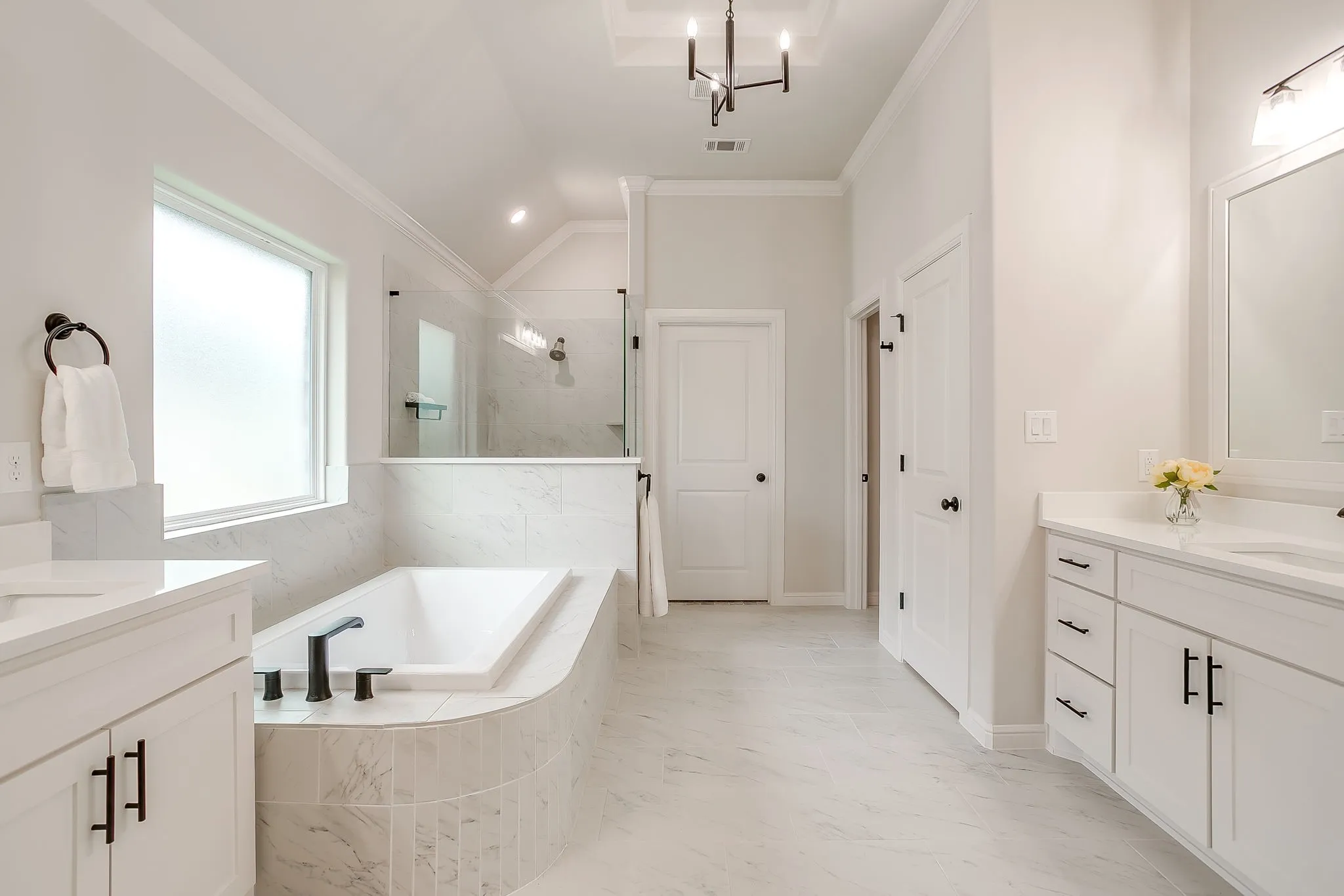 Single Family Residence For Sale in Hood County , 2172 Middlewood Circle, Granbury, Texas 76049, 5 Bedroom, 3 Bathroom, 3 Garage spaces, 2,728 Sqft, built in 2025, mls#21365712, Real Estate Agent in Granbury, Homes For Sale in Hood county, Homes For Sale in Granbury, Realtor in Granbury Texas, Real Estate Brokerage Independent Realty Texas, Luminita Cordes Realtor