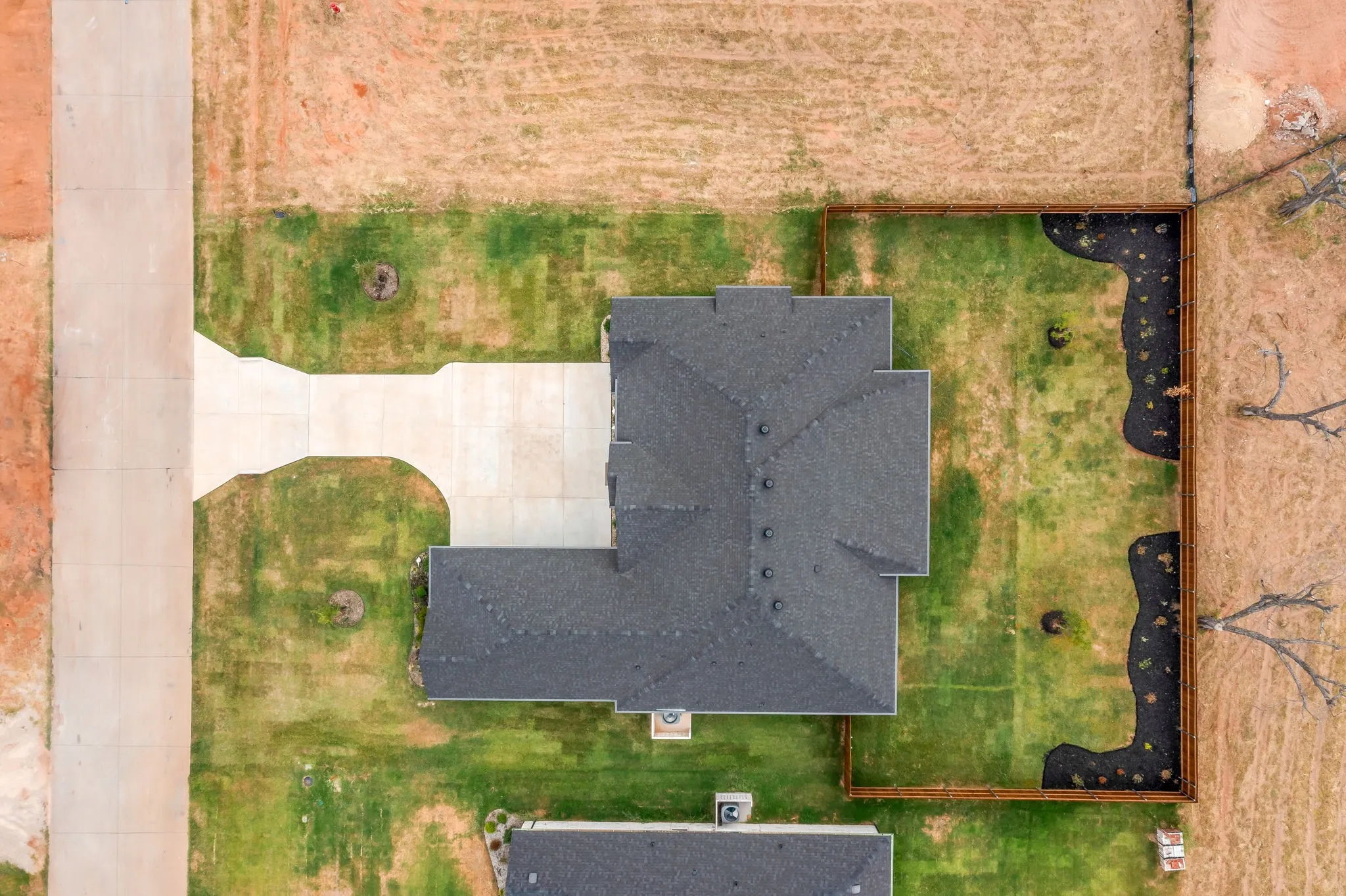 Single Family Residence For Sale in Hood County , 2172 Middlewood Circle, Granbury, Texas 76049, 5 Bedroom, 3 Bathroom, 3 Garage spaces, 2,728 Sqft, built in 2025, mls#21365712, Real Estate Agent in Granbury, Homes For Sale in Hood county, Homes For Sale in Granbury, Realtor in Granbury Texas, Real Estate Brokerage Independent Realty Texas, Luminita Cordes Realtor