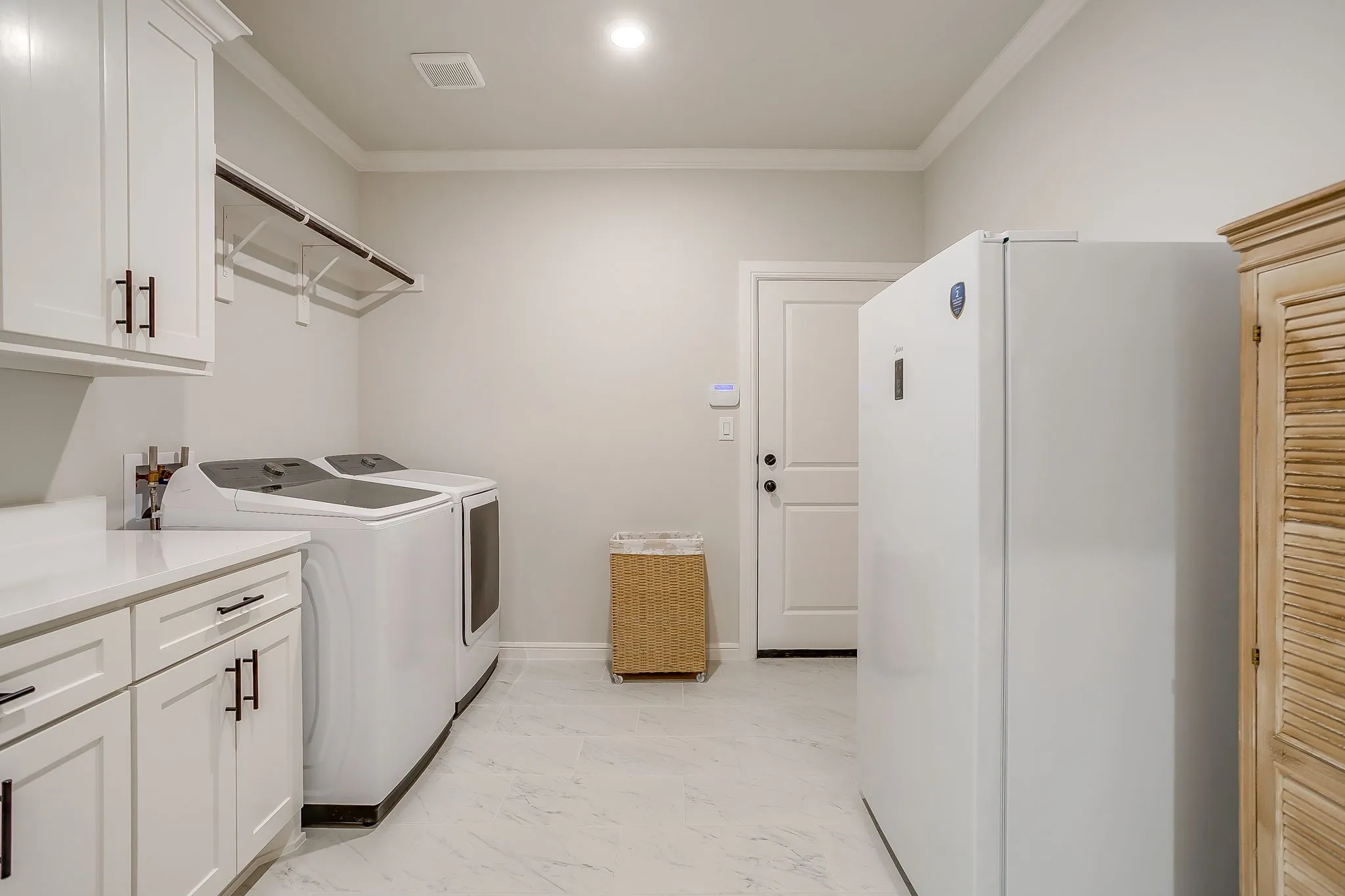 Single Family Residence For Sale in Hood County , 2172 Middlewood Circle, Granbury, Texas 76049, 5 Bedroom, 3 Bathroom, 3 Garage spaces, 2,728 Sqft, built in 2025, mls#21365712, Real Estate Agent in Granbury, Homes For Sale in Hood county, Homes For Sale in Granbury, Realtor in Granbury Texas, Real Estate Brokerage Independent Realty Texas, Luminita Cordes Realtor