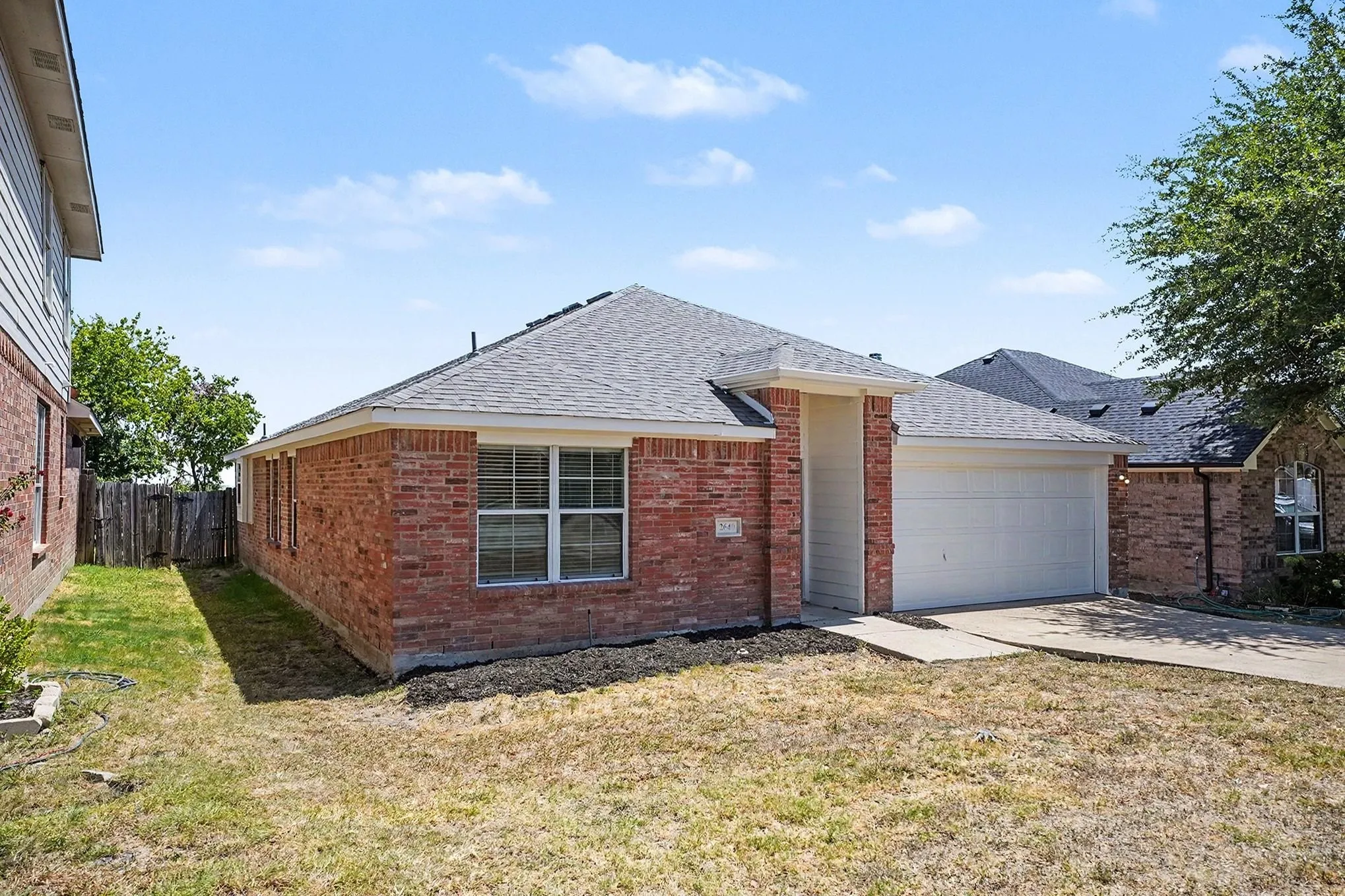 Single Family Residence For Sale in Dallas County , 2640 Pioneer Bluffs Road, Balch Springs, Texas 75181, 3 Bedroom, 2 Bathroom, 2 Garage spaces, 1,680 Sqft, built in 2007, mls#21362570, Real Estate Agent in Balch Springs, Homes For Sale in Dallas county, Homes For Sale in Balch Springs, Realtor in Balch Springs Texas, Real Estate Brokerage Independent Realty Texas, Luminita Cordes Realtor