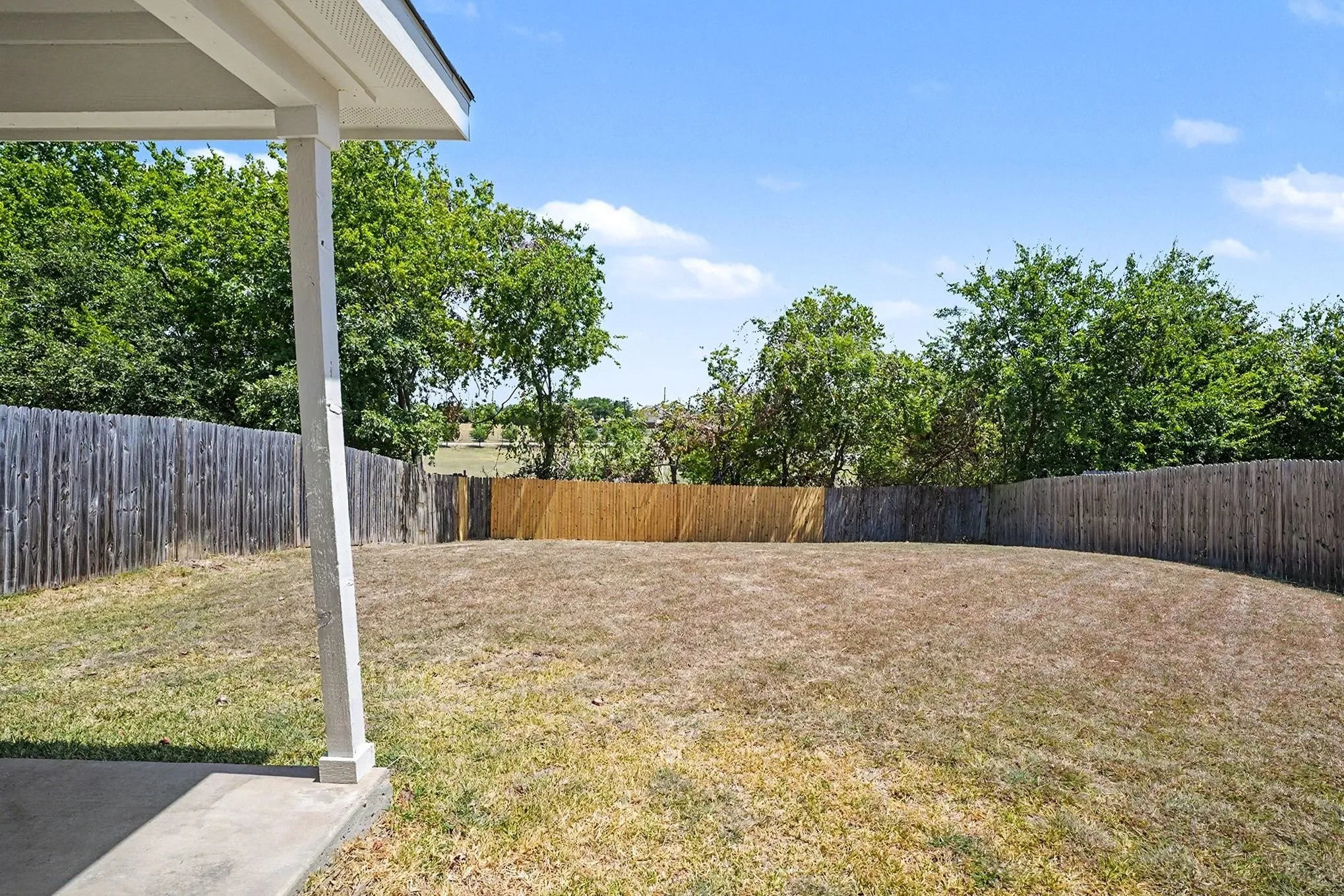 Single Family Residence For Sale in Dallas County , 2640 Pioneer Bluffs Road, Balch Springs, Texas 75181, 3 Bedroom, 2 Bathroom, 2 Garage spaces, 1,680 Sqft, built in 2007, mls#21362570, Real Estate Agent in Balch Springs, Homes For Sale in Dallas county, Homes For Sale in Balch Springs, Realtor in Balch Springs Texas, Real Estate Brokerage Independent Realty Texas, Luminita Cordes Realtor