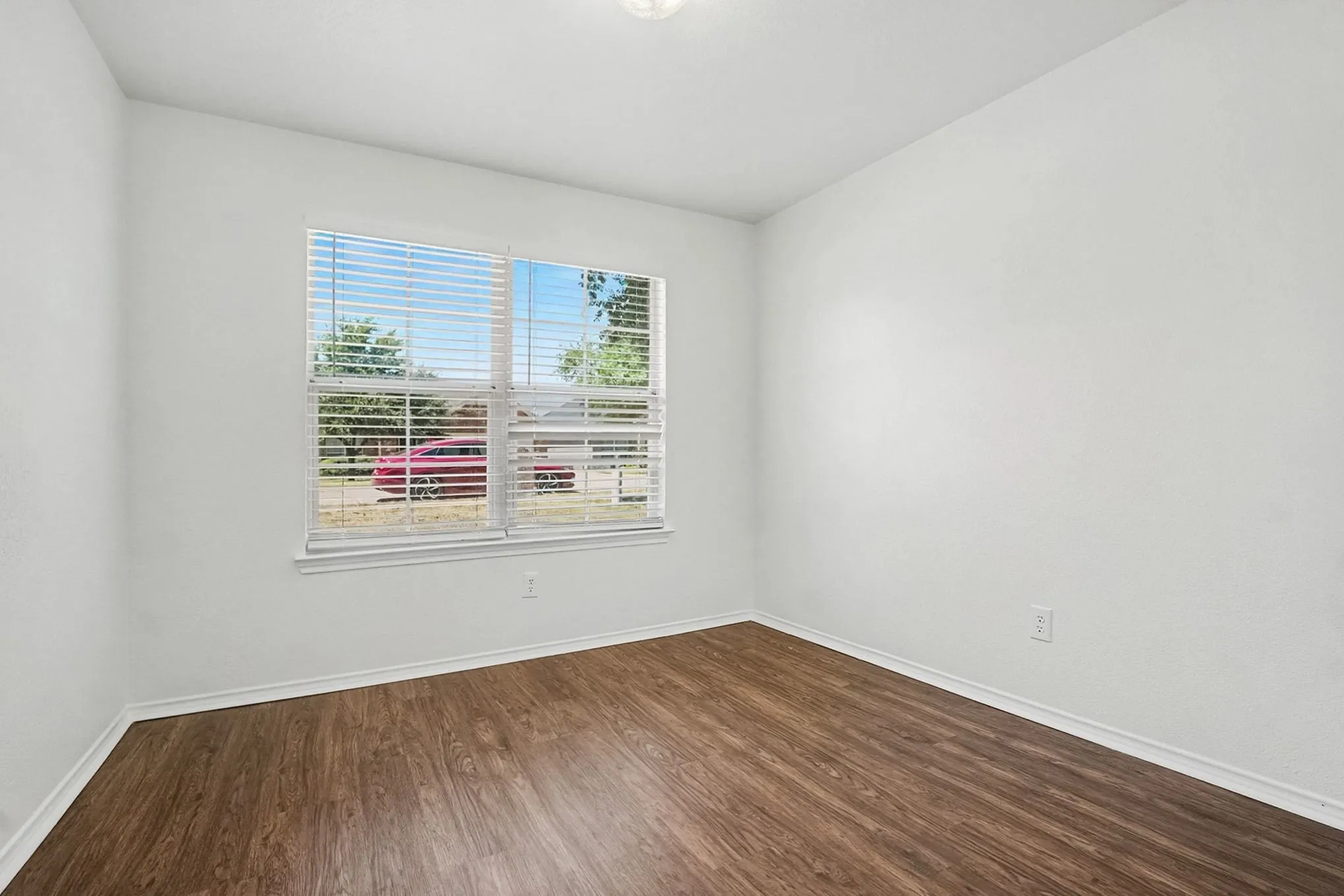 Single Family Residence For Sale in Dallas County , 2640 Pioneer Bluffs Road, Balch Springs, Texas 75181, 3 Bedroom, 2 Bathroom, 2 Garage spaces, 1,680 Sqft, built in 2007, mls#21362570, Real Estate Agent in Balch Springs, Homes For Sale in Dallas county, Homes For Sale in Balch Springs, Realtor in Balch Springs Texas, Real Estate Brokerage Independent Realty Texas, Luminita Cordes Realtor