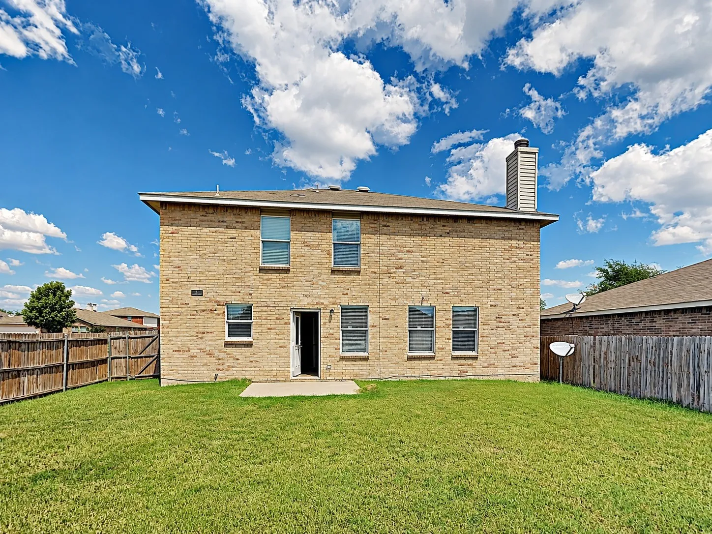 Single Family Residence For Sale in Tarrant County , 4029 Thoroughbred Trail, Fort Worth, Texas 76123, 3 Bedroom, 3 Bathroom, 2 Garage spaces, 2,301 Sqft, built in 2007, Price $279,999, mls#21366737, Real Estate Agent in Fort Worth, Homes For Sale in Tarrant county, Homes For Sale in Fort Worth, Realtor in Fort Worth Texas, Real Estate Brokerage Independent Realty Texas, Luminita Cordes Realtor