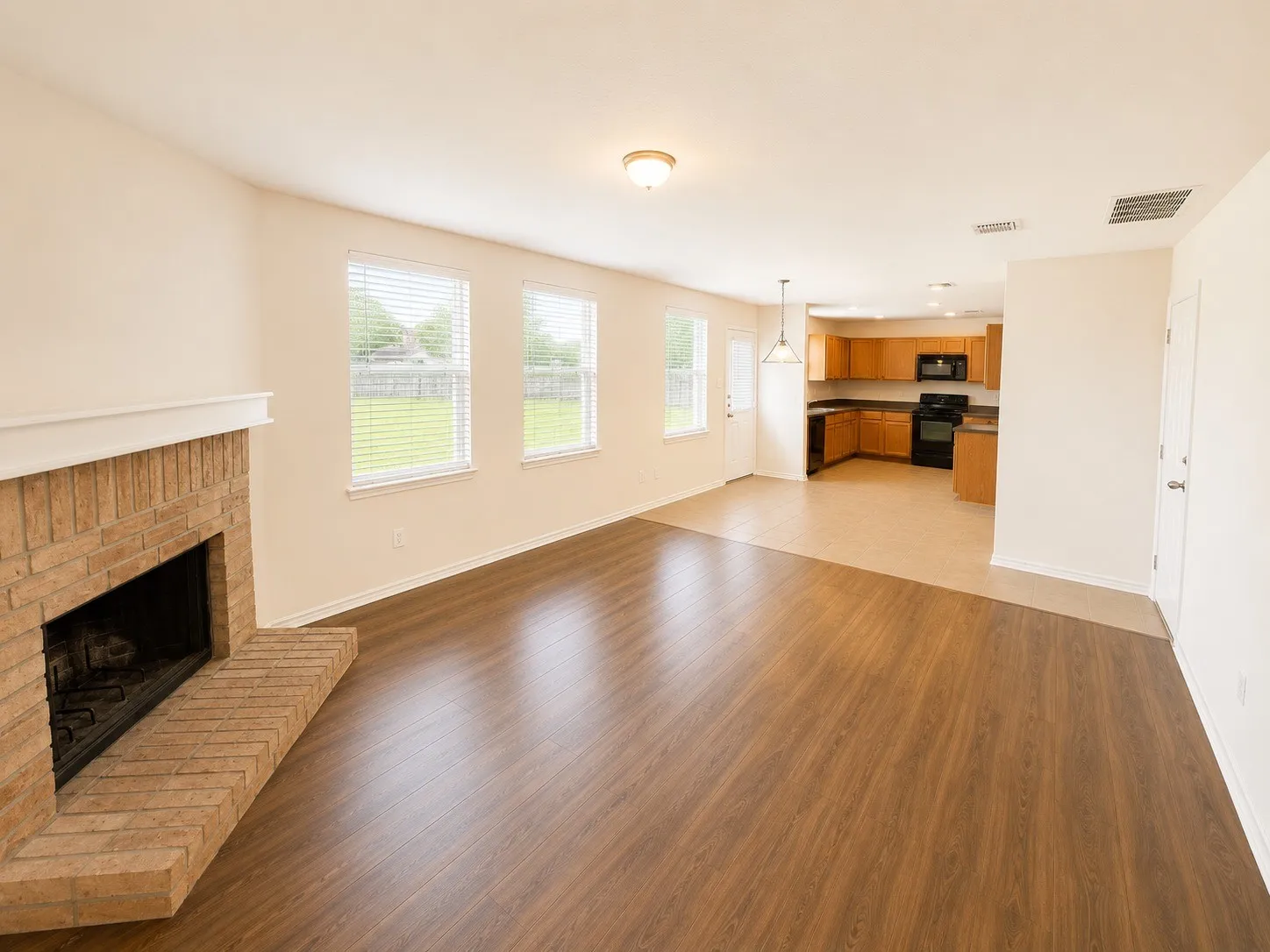 Single Family Residence For Sale in Tarrant County , 4029 Thoroughbred Trail, Fort Worth, Texas 76123, 3 Bedroom, 3 Bathroom, 2 Garage spaces, 2,301 Sqft, built in 2007, Price $279,999, mls#21366737, Real Estate Agent in Fort Worth, Homes For Sale in Tarrant county, Homes For Sale in Fort Worth, Realtor in Fort Worth Texas, Real Estate Brokerage Independent Realty Texas, Luminita Cordes Realtor