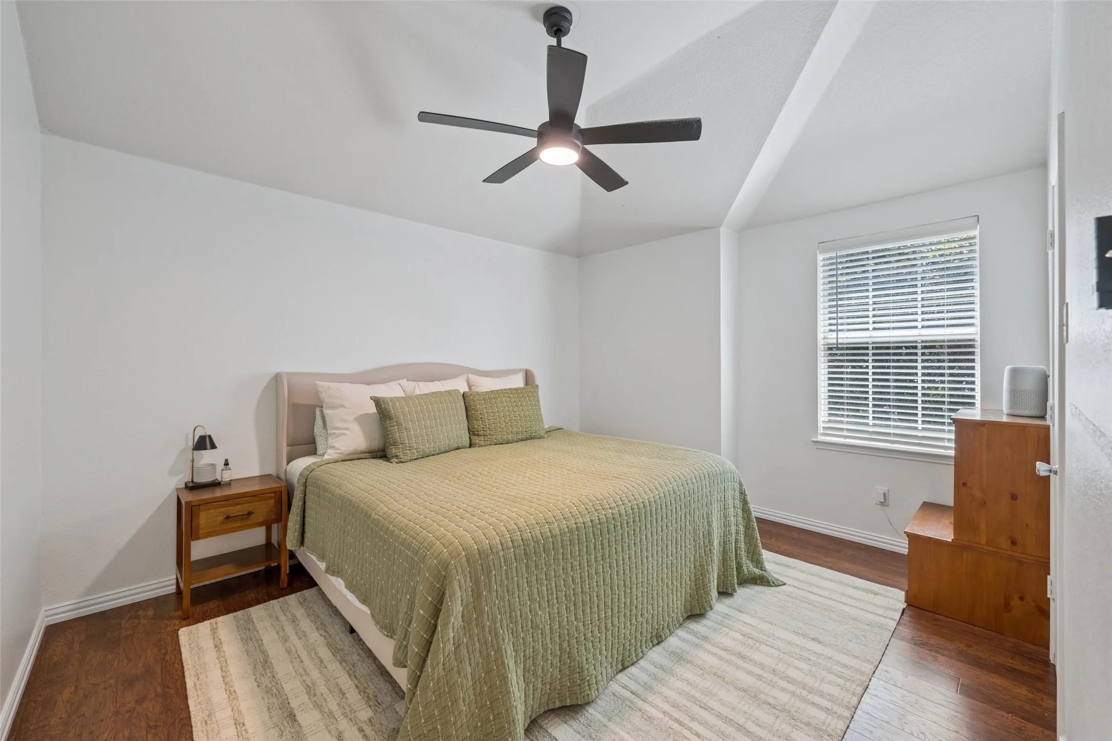 Single Family Residence For Sale in Tarrant County , 3725 Lazy River Ranch Road, Fort Worth, Texas 76262, 4 Bedroom, 3 Bathroom, 2 Garage spaces, 2,773 Sqft, built in 2005, mls#21365374, Real Estate Agent in Fort Worth, Homes For Sale in Tarrant county, Homes For Sale in Fort Worth, Realtor in Fort Worth Texas, Real Estate Brokerage Independent Realty Texas, Luminita Cordes Realtor