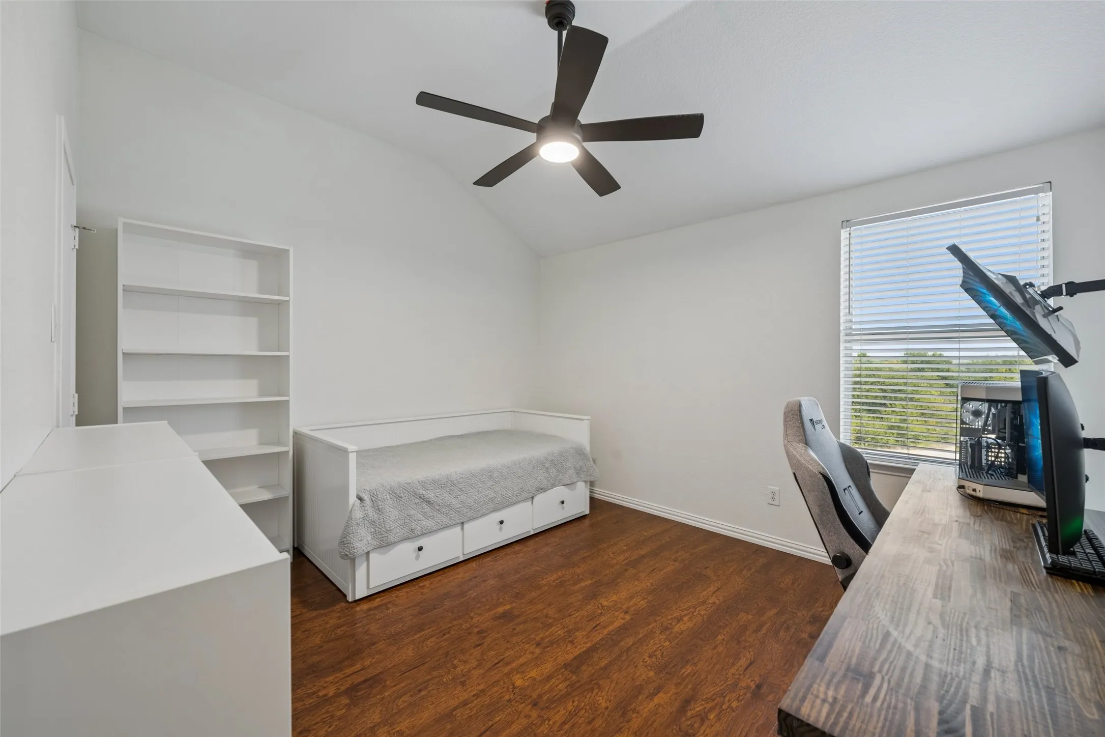 Single Family Residence For Sale in Tarrant County , 3725 Lazy River Ranch Road, Fort Worth, Texas 76262, 4 Bedroom, 3 Bathroom, 2 Garage spaces, 2,773 Sqft, built in 2005, mls#21365374, Real Estate Agent in Fort Worth, Homes For Sale in Tarrant county, Homes For Sale in Fort Worth, Realtor in Fort Worth Texas, Real Estate Brokerage Independent Realty Texas, Luminita Cordes Realtor