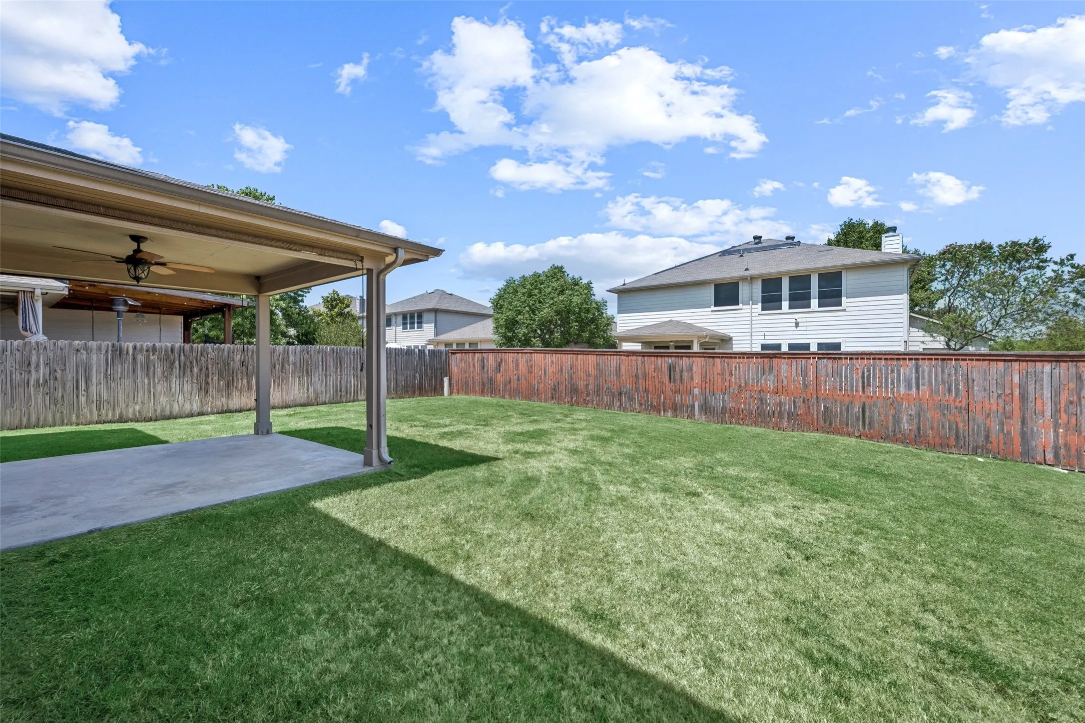 Single Family Residence For Sale in Tarrant County , 3725 Lazy River Ranch Road, Fort Worth, Texas 76262, 4 Bedroom, 3 Bathroom, 2 Garage spaces, 2,773 Sqft, built in 2005, mls#21365374, Real Estate Agent in Fort Worth, Homes For Sale in Tarrant county, Homes For Sale in Fort Worth, Realtor in Fort Worth Texas, Real Estate Brokerage Independent Realty Texas, Luminita Cordes Realtor