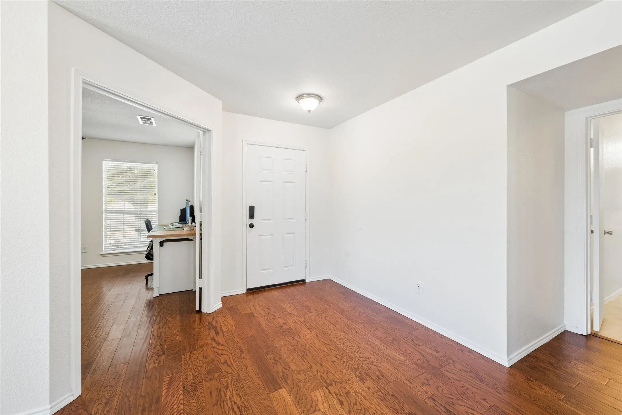 Single Family Residence For Sale in Tarrant County , 3725 Lazy River Ranch Road, Fort Worth, Texas 76262, 4 Bedroom, 3 Bathroom, 2 Garage spaces, 2,773 Sqft, built in 2005, mls#21365374, Real Estate Agent in Fort Worth, Homes For Sale in Tarrant county, Homes For Sale in Fort Worth, Realtor in Fort Worth Texas, Real Estate Brokerage Independent Realty Texas, Luminita Cordes Realtor
