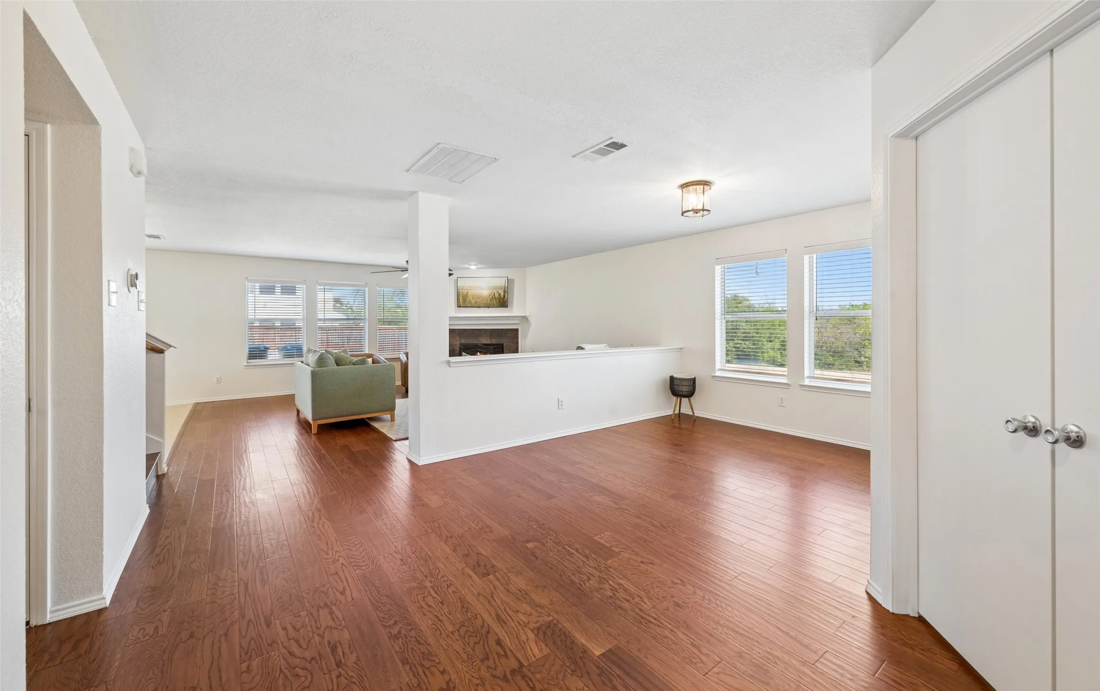 Single Family Residence For Sale in Tarrant County , 3725 Lazy River Ranch Road, Fort Worth, Texas 76262, 4 Bedroom, 3 Bathroom, 2 Garage spaces, 2,773 Sqft, built in 2005, mls#21365374, Real Estate Agent in Fort Worth, Homes For Sale in Tarrant county, Homes For Sale in Fort Worth, Realtor in Fort Worth Texas, Real Estate Brokerage Independent Realty Texas, Luminita Cordes Realtor