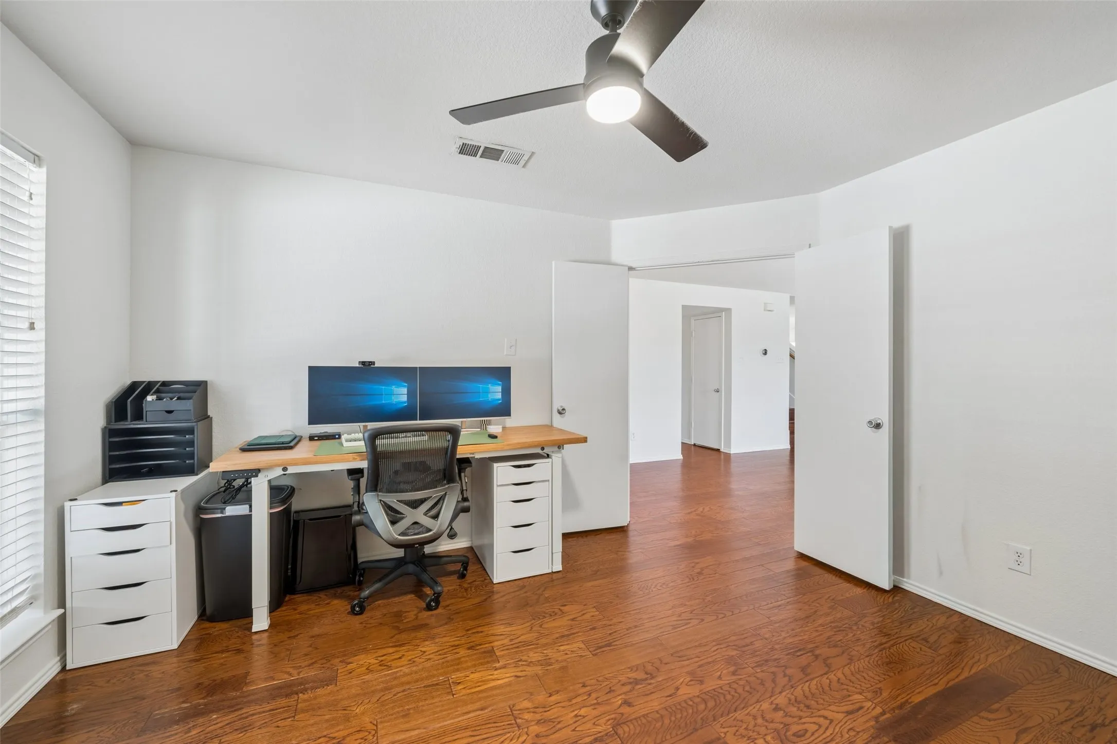 Single Family Residence For Sale in Tarrant County , 3725 Lazy River Ranch Road, Fort Worth, Texas 76262, 4 Bedroom, 3 Bathroom, 2 Garage spaces, 2,773 Sqft, built in 2005, mls#21365374, Real Estate Agent in Fort Worth, Homes For Sale in Tarrant county, Homes For Sale in Fort Worth, Realtor in Fort Worth Texas, Real Estate Brokerage Independent Realty Texas, Luminita Cordes Realtor