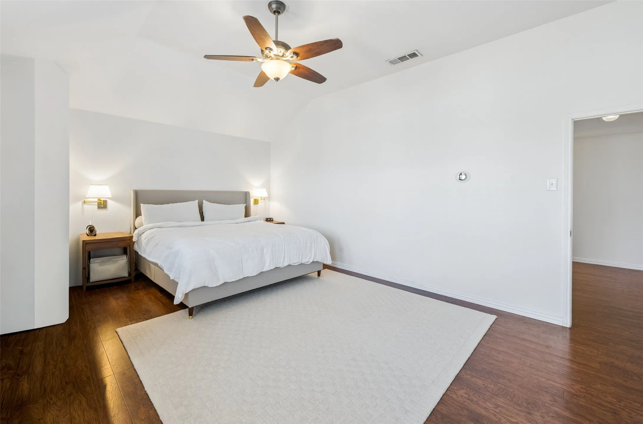 Single Family Residence For Sale in Tarrant County , 3725 Lazy River Ranch Road, Fort Worth, Texas 76262, 4 Bedroom, 3 Bathroom, 2 Garage spaces, 2,773 Sqft, built in 2005, mls#21365374, Real Estate Agent in Fort Worth, Homes For Sale in Tarrant county, Homes For Sale in Fort Worth, Realtor in Fort Worth Texas, Real Estate Brokerage Independent Realty Texas, Luminita Cordes Realtor