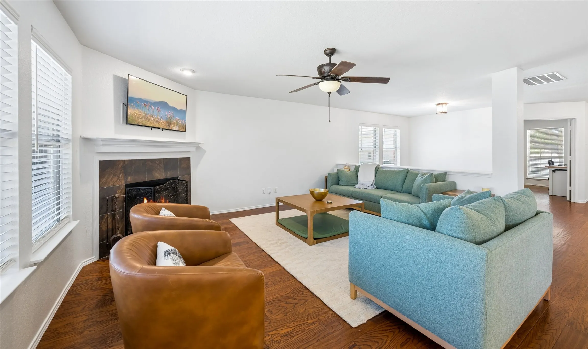 Single Family Residence For Sale in Tarrant County , 3725 Lazy River Ranch Road, Fort Worth, Texas 76262, 4 Bedroom, 3 Bathroom, 2 Garage spaces, 2,773 Sqft, built in 2005, mls#21365374, Real Estate Agent in Fort Worth, Homes For Sale in Tarrant county, Homes For Sale in Fort Worth, Realtor in Fort Worth Texas, Real Estate Brokerage Independent Realty Texas, Luminita Cordes Realtor