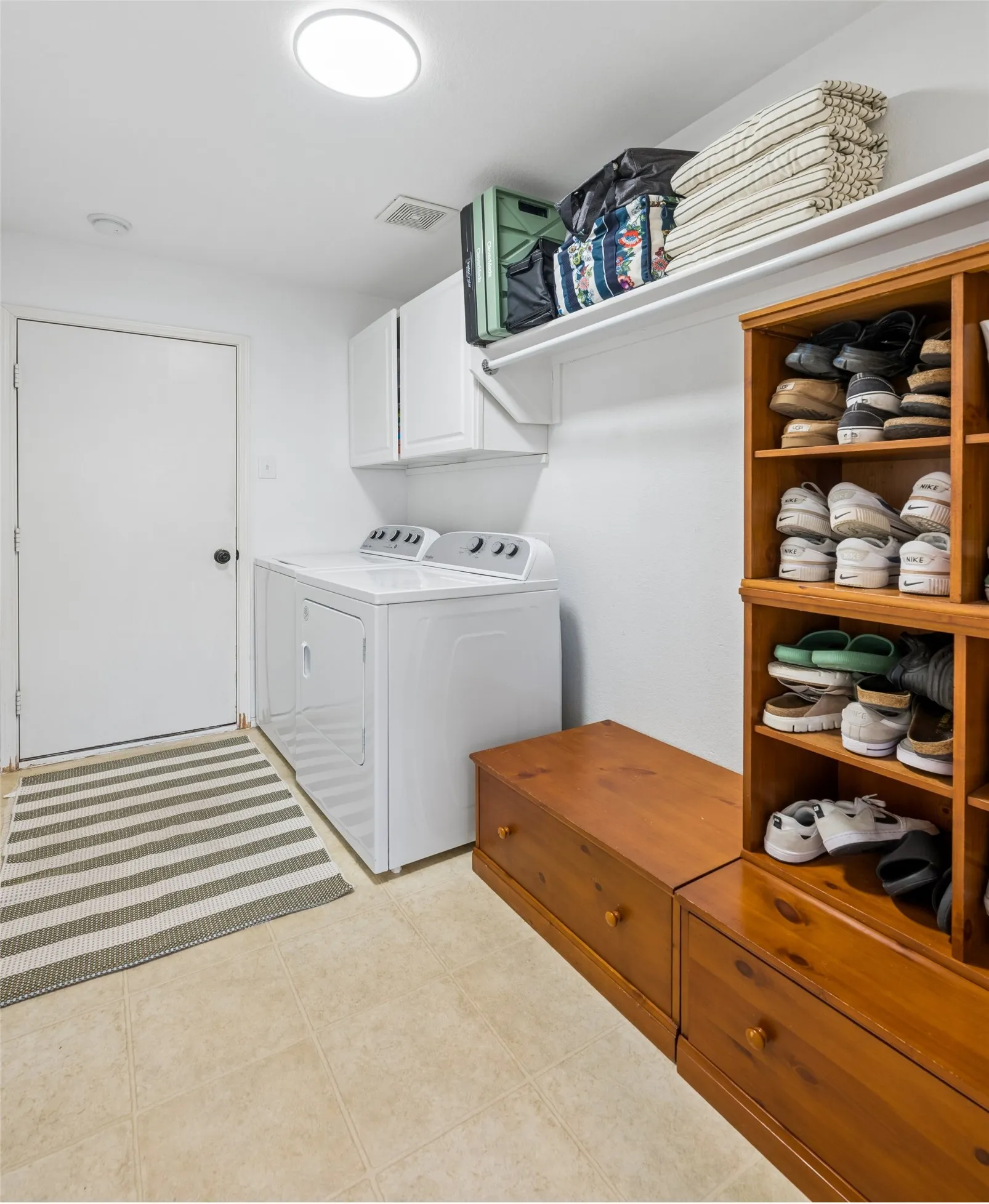 Single Family Residence For Sale in Tarrant County , 3725 Lazy River Ranch Road, Fort Worth, Texas 76262, 4 Bedroom, 3 Bathroom, 2 Garage spaces, 2,773 Sqft, built in 2005, mls#21365374, Real Estate Agent in Fort Worth, Homes For Sale in Tarrant county, Homes For Sale in Fort Worth, Realtor in Fort Worth Texas, Real Estate Brokerage Independent Realty Texas, Luminita Cordes Realtor