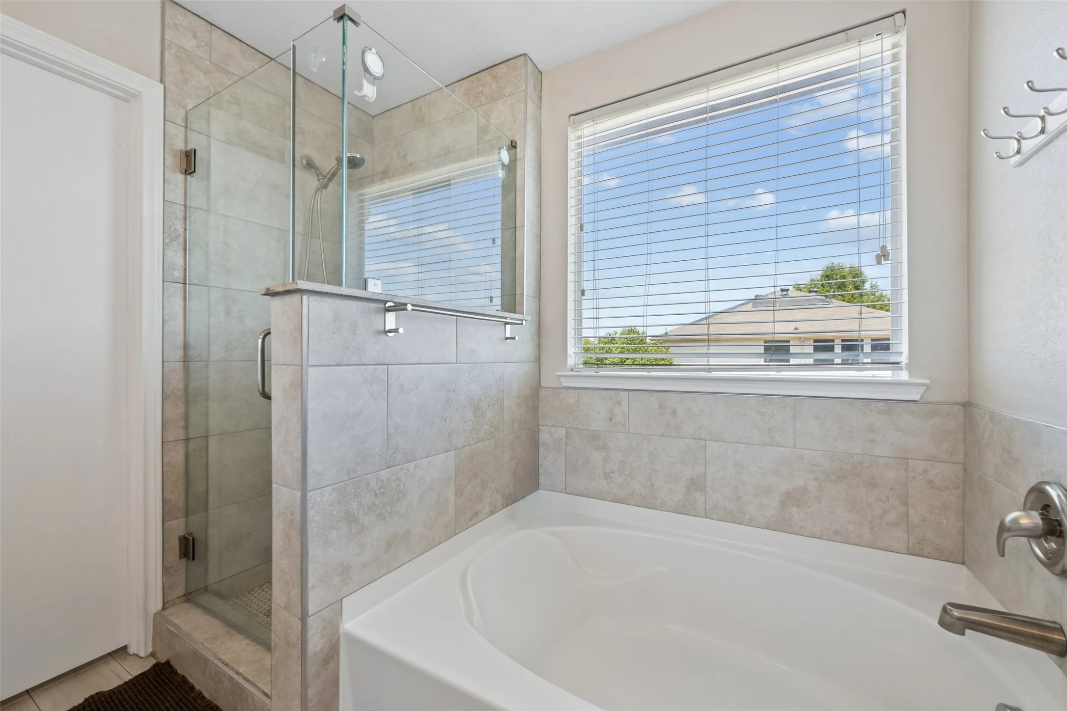 Single Family Residence For Sale in Tarrant County , 3725 Lazy River Ranch Road, Fort Worth, Texas 76262, 4 Bedroom, 3 Bathroom, 2 Garage spaces, 2,773 Sqft, built in 2005, mls#21365374, Real Estate Agent in Fort Worth, Homes For Sale in Tarrant county, Homes For Sale in Fort Worth, Realtor in Fort Worth Texas, Real Estate Brokerage Independent Realty Texas, Luminita Cordes Realtor