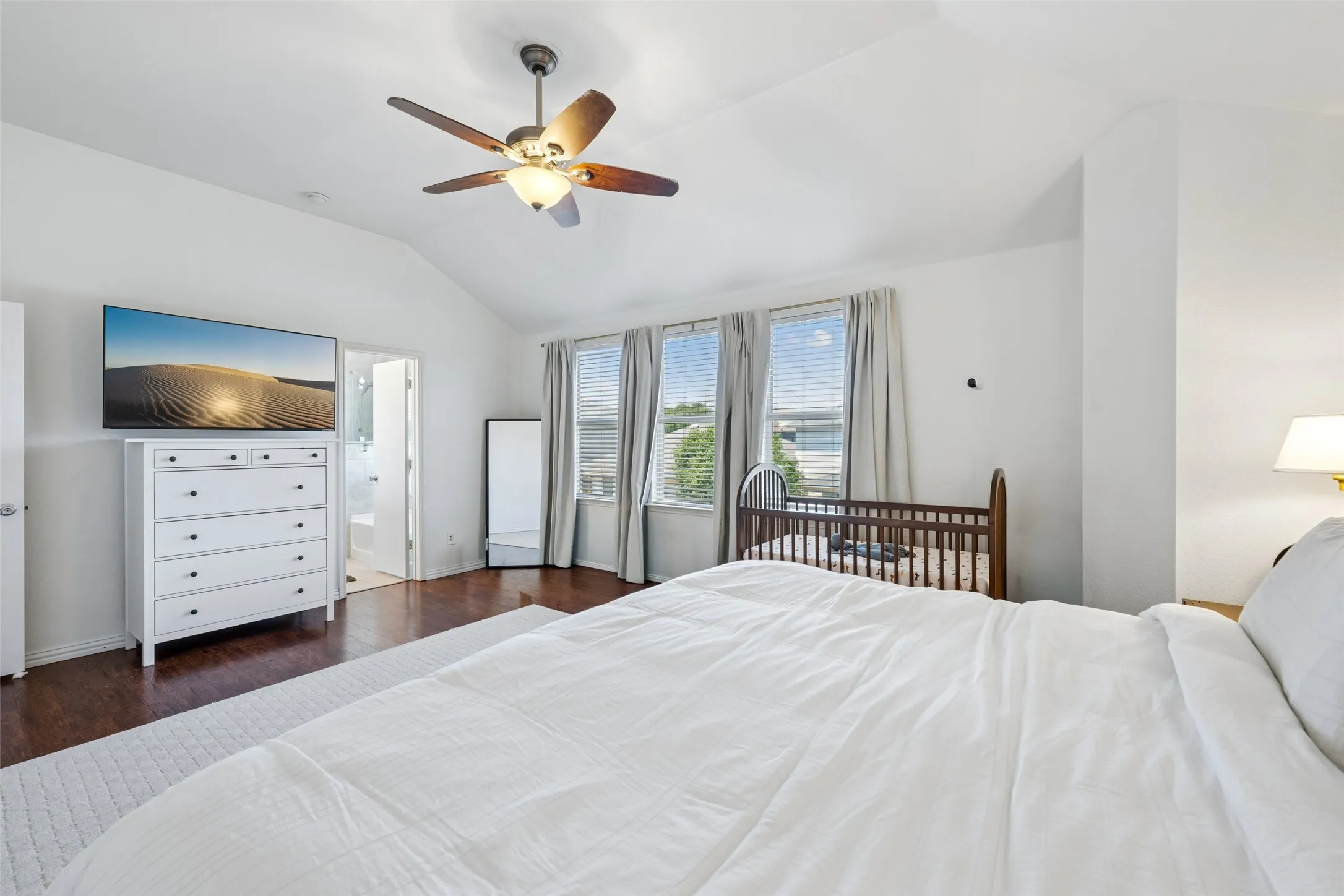 Single Family Residence For Sale in Tarrant County , 3725 Lazy River Ranch Road, Fort Worth, Texas 76262, 4 Bedroom, 3 Bathroom, 2 Garage spaces, 2,773 Sqft, built in 2005, mls#21365374, Real Estate Agent in Fort Worth, Homes For Sale in Tarrant county, Homes For Sale in Fort Worth, Realtor in Fort Worth Texas, Real Estate Brokerage Independent Realty Texas, Luminita Cordes Realtor