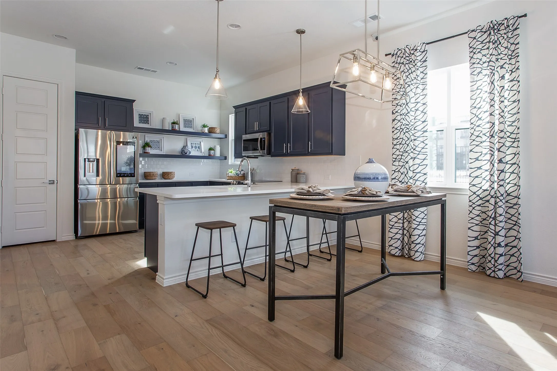 Townhouse For Rent in Tarrant County , 2803 Stanley Avenue, Fort Worth, Texas 76110, 3 Bedroom, 3 Bathroom, 2 Garage spaces, 1,906 Sqft, built in 2021, mls#21366741, Real Estate Agent in Fort Worth, Homes For Rent in Tarrant county, Homes For Rent in Fort Worth, Realtor in Fort Worth Texas, Real Estate Brokerage Independent Realty Texas, Luminita Cordes Realtor
