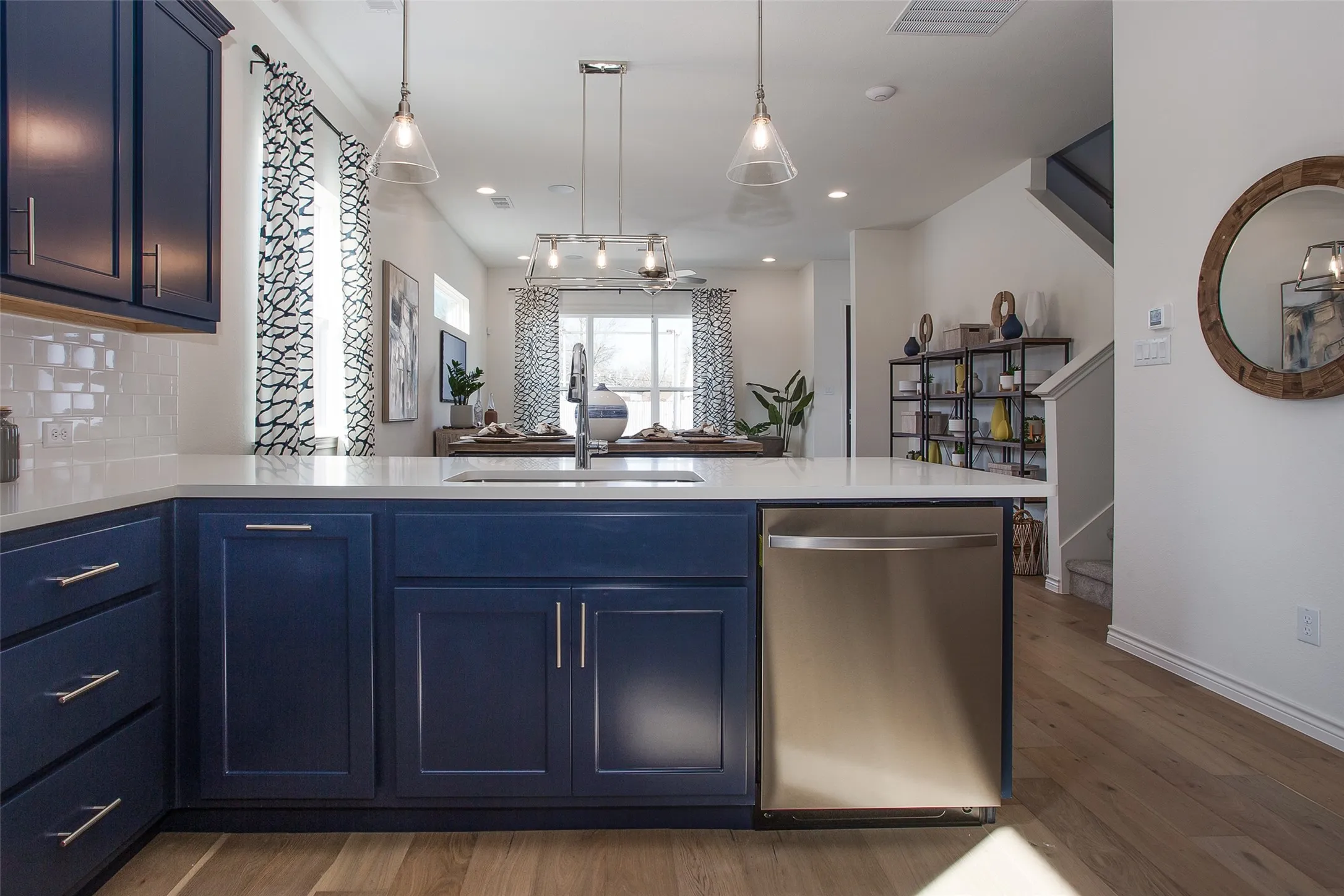 Townhouse For Rent in Tarrant County , 2803 Stanley Avenue, Fort Worth, Texas 76110, 3 Bedroom, 3 Bathroom, 2 Garage spaces, 1,906 Sqft, built in 2021, mls#21366741, Real Estate Agent in Fort Worth, Homes For Rent in Tarrant county, Homes For Rent in Fort Worth, Realtor in Fort Worth Texas, Real Estate Brokerage Independent Realty Texas, Luminita Cordes Realtor