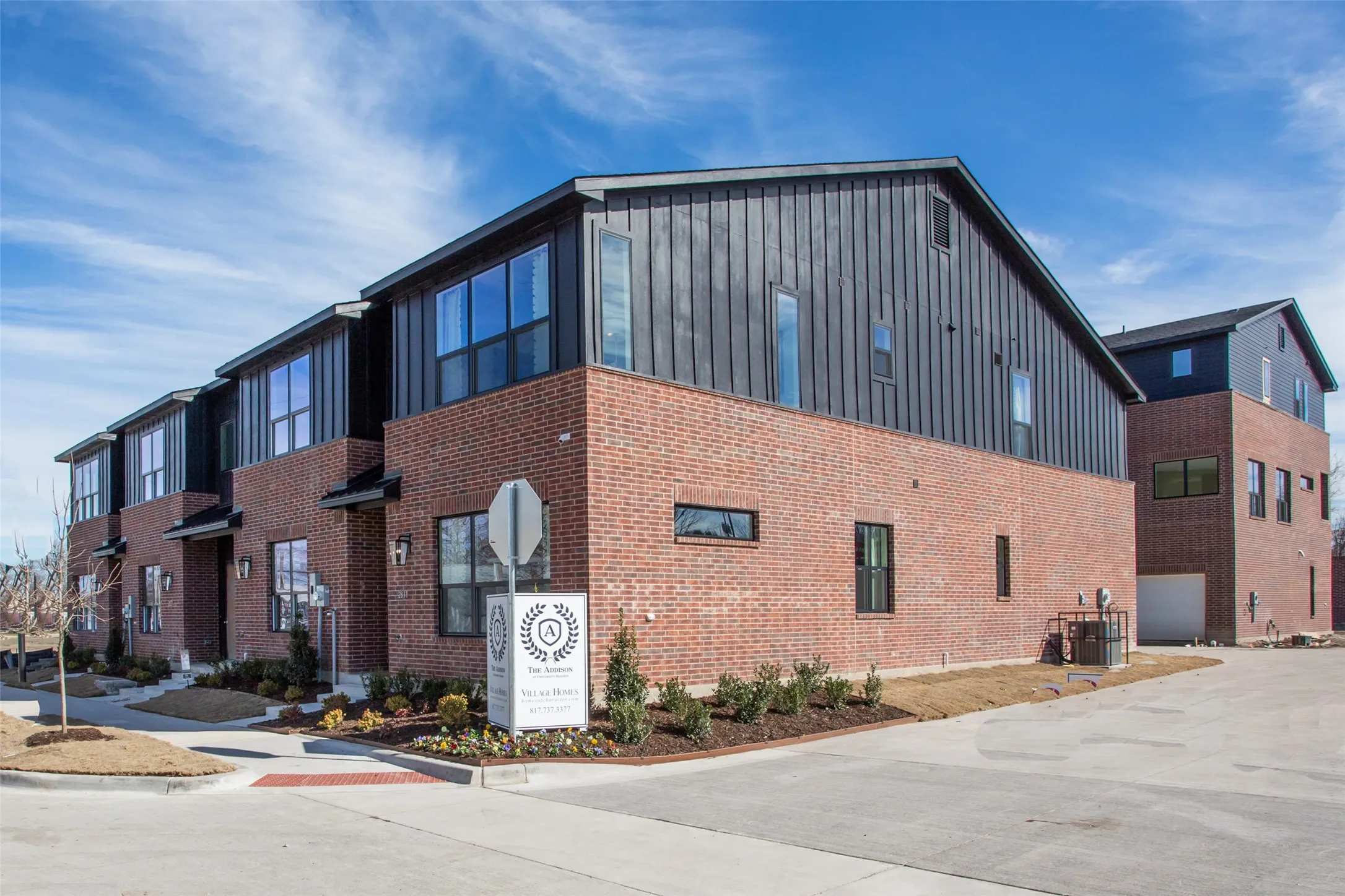 Townhouse For Rent in Tarrant County , 2803 Stanley Avenue, Fort Worth, Texas 76110, 3 Bedroom, 3 Bathroom, 2 Garage spaces, 1,906 Sqft, built in 2021, mls#21366741, Real Estate Agent in Fort Worth, Homes For Rent in Tarrant county, Homes For Rent in Fort Worth, Realtor in Fort Worth Texas, Real Estate Brokerage Independent Realty Texas, Luminita Cordes Realtor