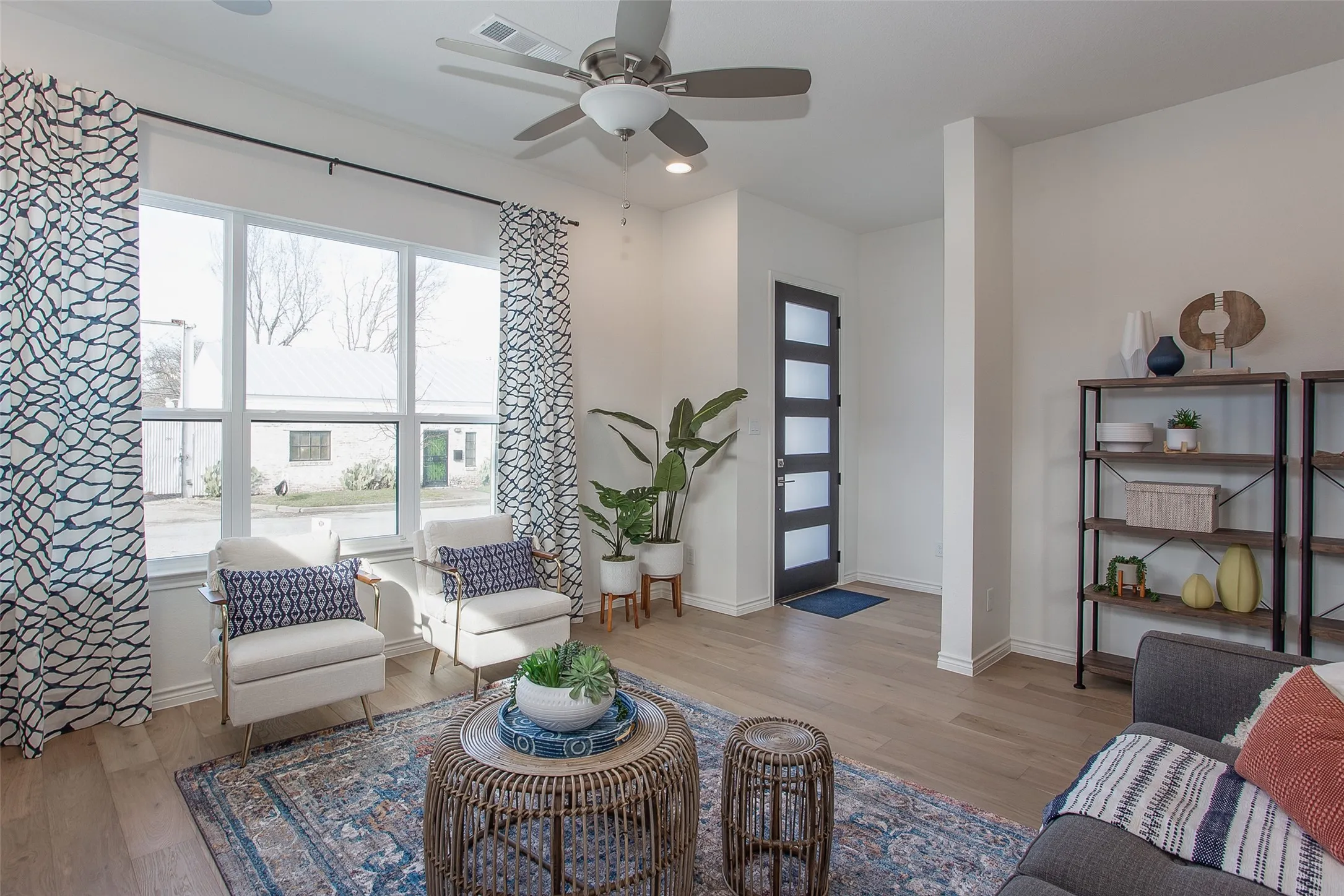 Townhouse For Rent in Tarrant County , 2803 Stanley Avenue, Fort Worth, Texas 76110, 3 Bedroom, 3 Bathroom, 2 Garage spaces, 1,906 Sqft, built in 2021, mls#21366741, Real Estate Agent in Fort Worth, Homes For Rent in Tarrant county, Homes For Rent in Fort Worth, Realtor in Fort Worth Texas, Real Estate Brokerage Independent Realty Texas, Luminita Cordes Realtor