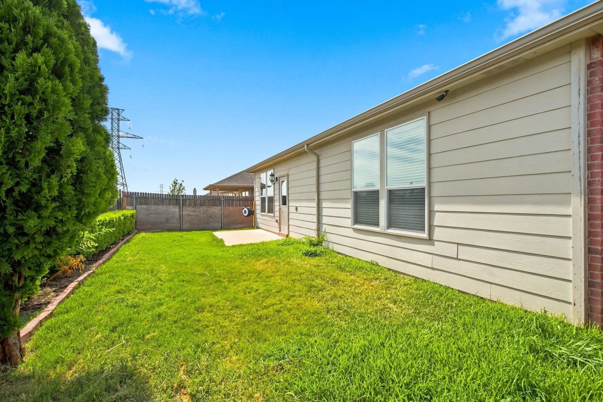Single Family Residence For Sale in Tarrant County , 2332 Angoni Way, Fort Worth, Texas 76131, 4 Bedroom, 2 Bathroom, 2 Garage spaces, 2,136 Sqft, built in 2012, mls#21366749, Real Estate Agent in Fort Worth, Homes For Sale in Tarrant county, Homes For Sale in Fort Worth, Realtor in Fort Worth Texas, Real Estate Brokerage Independent Realty Texas, Luminita Cordes Realtor
