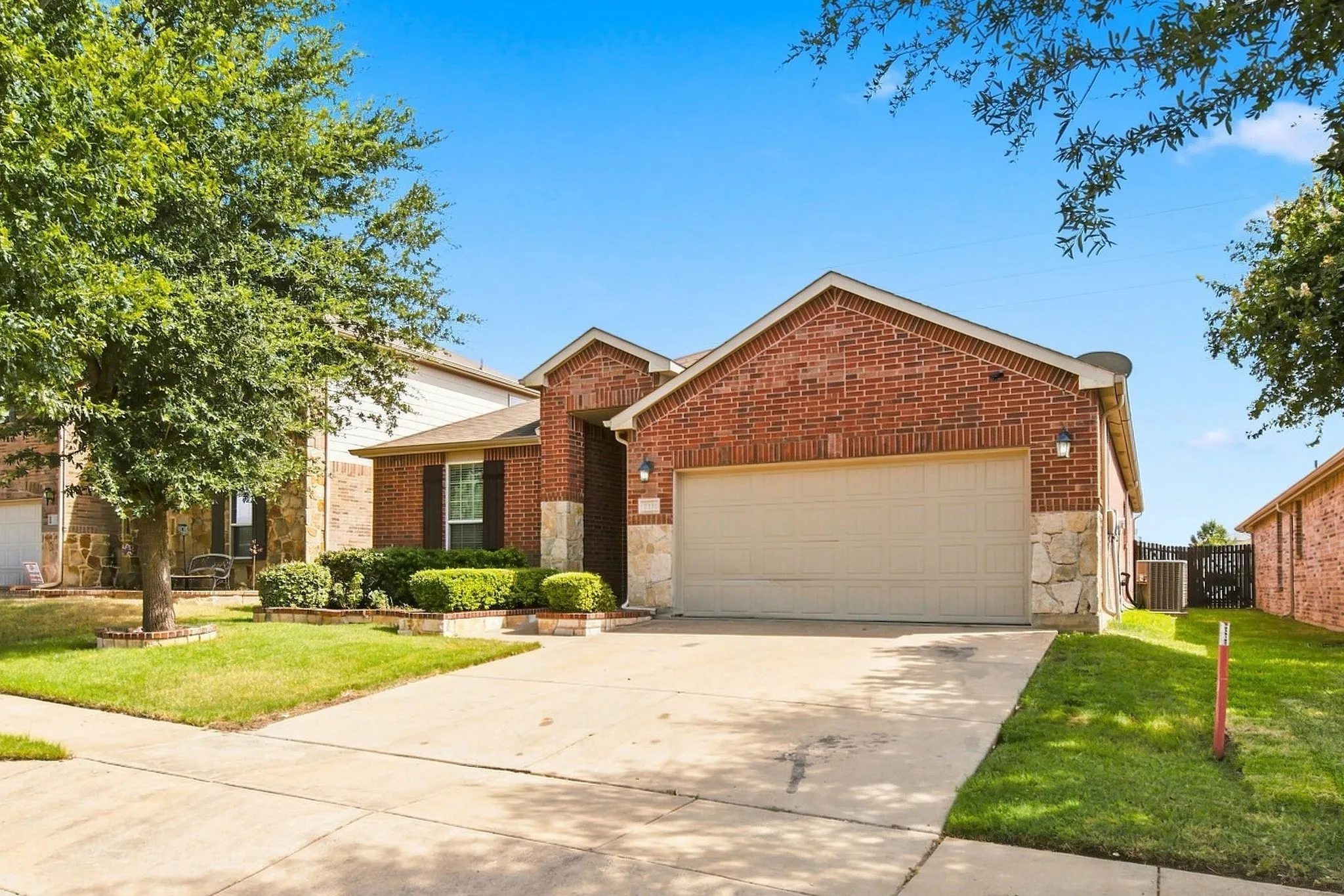 Single Family Residence For Sale in Tarrant County , 2332 Angoni Way, Fort Worth, Texas 76131, 4 Bedroom, 2 Bathroom, 2 Garage spaces, 2,136 Sqft, built in 2012, mls#21366749, Real Estate Agent in Fort Worth, Homes For Sale in Tarrant county, Homes For Sale in Fort Worth, Realtor in Fort Worth Texas, Real Estate Brokerage Independent Realty Texas, Luminita Cordes Realtor