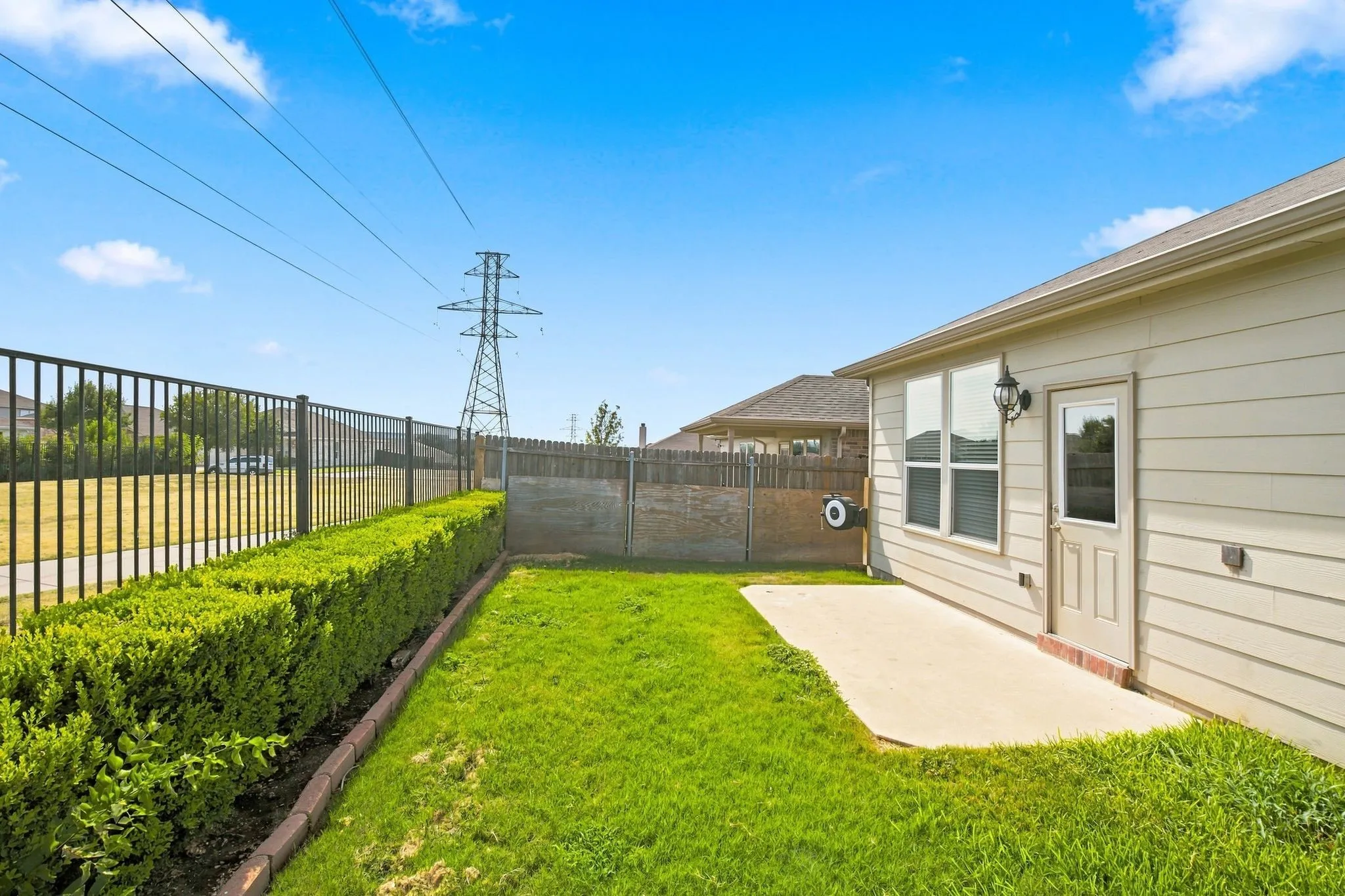 Single Family Residence For Sale in Tarrant County , 2332 Angoni Way, Fort Worth, Texas 76131, 4 Bedroom, 2 Bathroom, 2 Garage spaces, 2,136 Sqft, built in 2012, mls#21366749, Real Estate Agent in Fort Worth, Homes For Sale in Tarrant county, Homes For Sale in Fort Worth, Realtor in Fort Worth Texas, Real Estate Brokerage Independent Realty Texas, Luminita Cordes Realtor