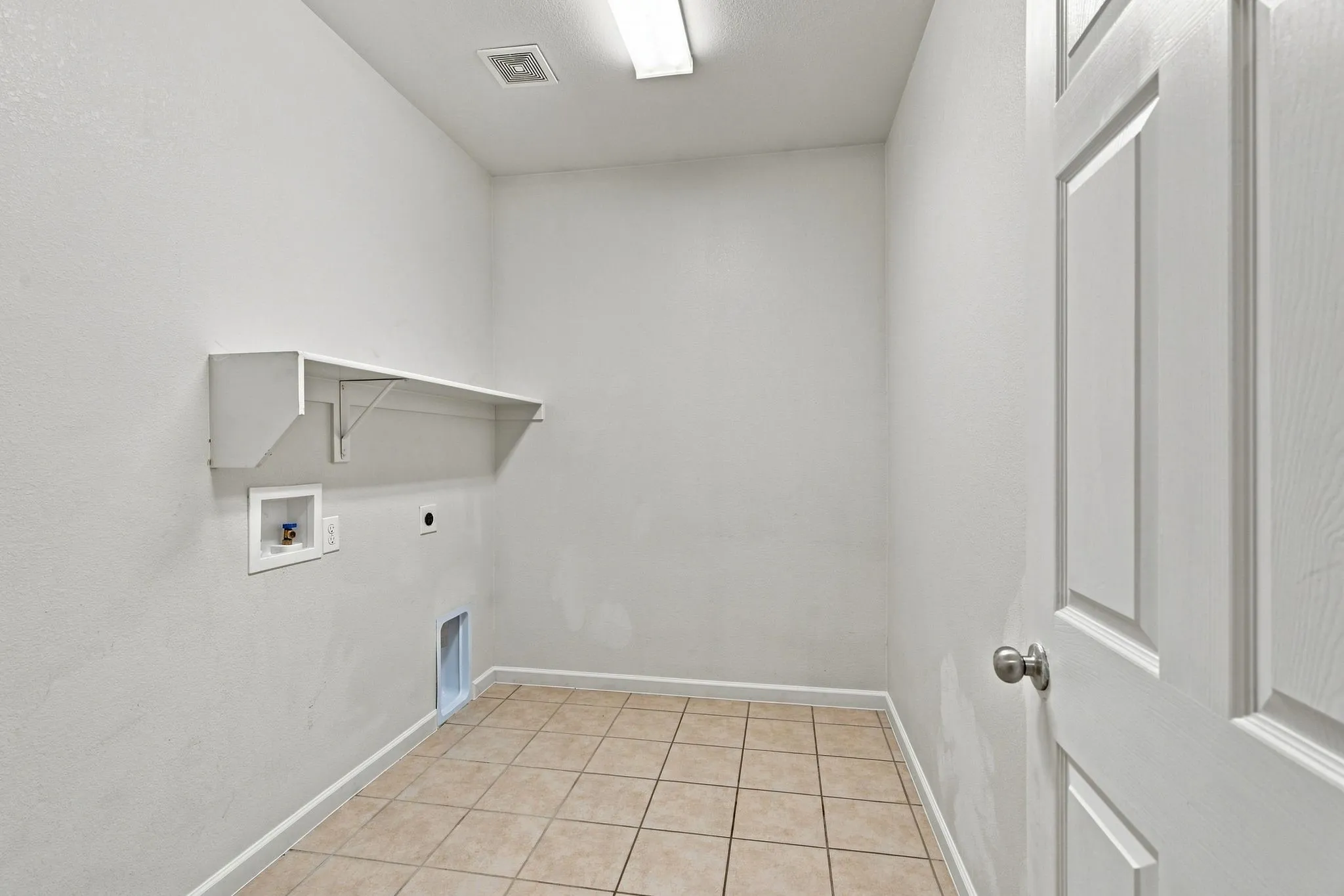 Single Family Residence For Sale in Tarrant County , 2332 Angoni Way, Fort Worth, Texas 76131, 4 Bedroom, 2 Bathroom, 2 Garage spaces, 2,136 Sqft, built in 2012, mls#21366749, Real Estate Agent in Fort Worth, Homes For Sale in Tarrant county, Homes For Sale in Fort Worth, Realtor in Fort Worth Texas, Real Estate Brokerage Independent Realty Texas, Luminita Cordes Realtor