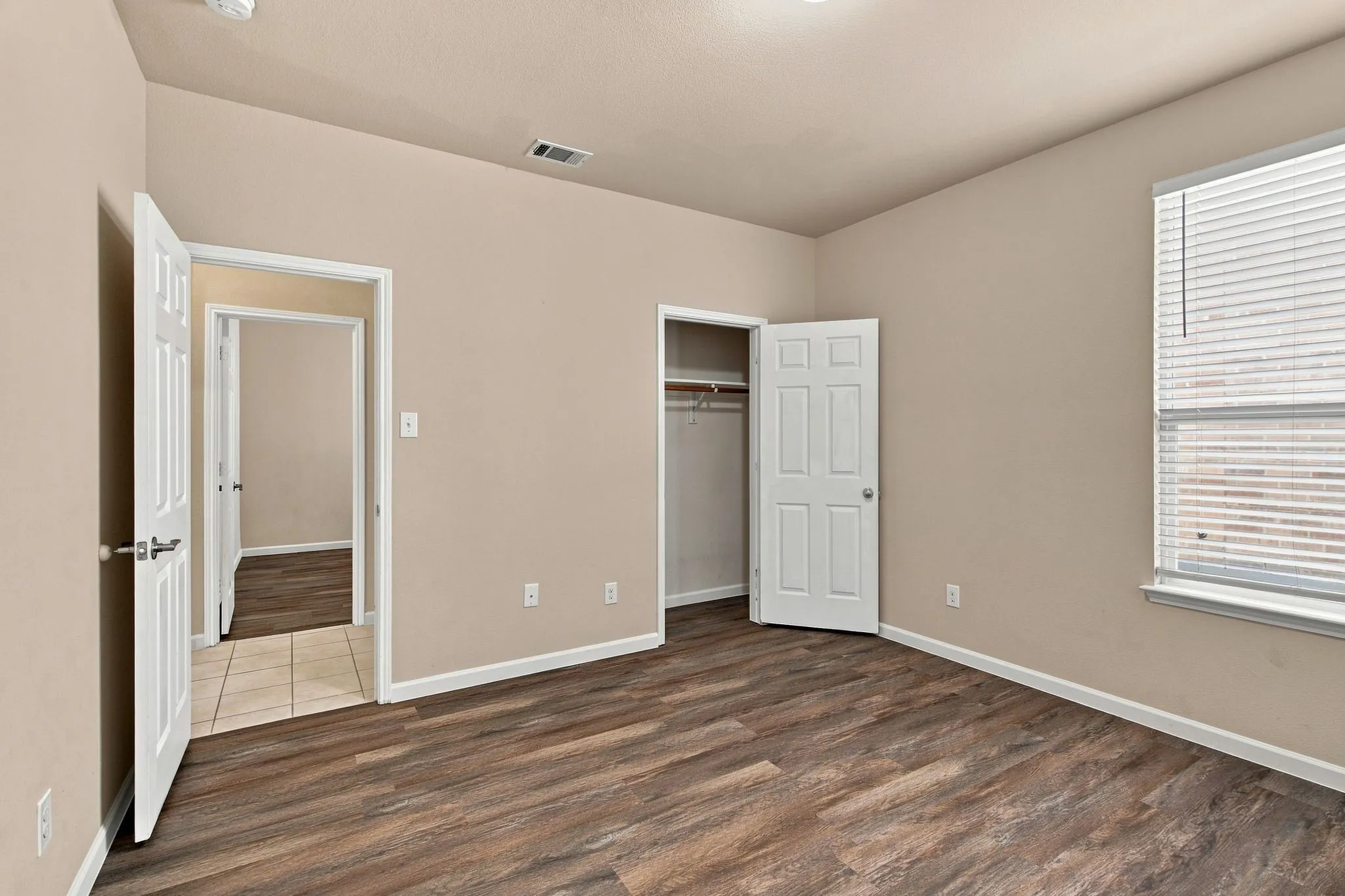 Single Family Residence For Sale in Tarrant County , 2332 Angoni Way, Fort Worth, Texas 76131, 4 Bedroom, 2 Bathroom, 2 Garage spaces, 2,136 Sqft, built in 2012, mls#21366749, Real Estate Agent in Fort Worth, Homes For Sale in Tarrant county, Homes For Sale in Fort Worth, Realtor in Fort Worth Texas, Real Estate Brokerage Independent Realty Texas, Luminita Cordes Realtor