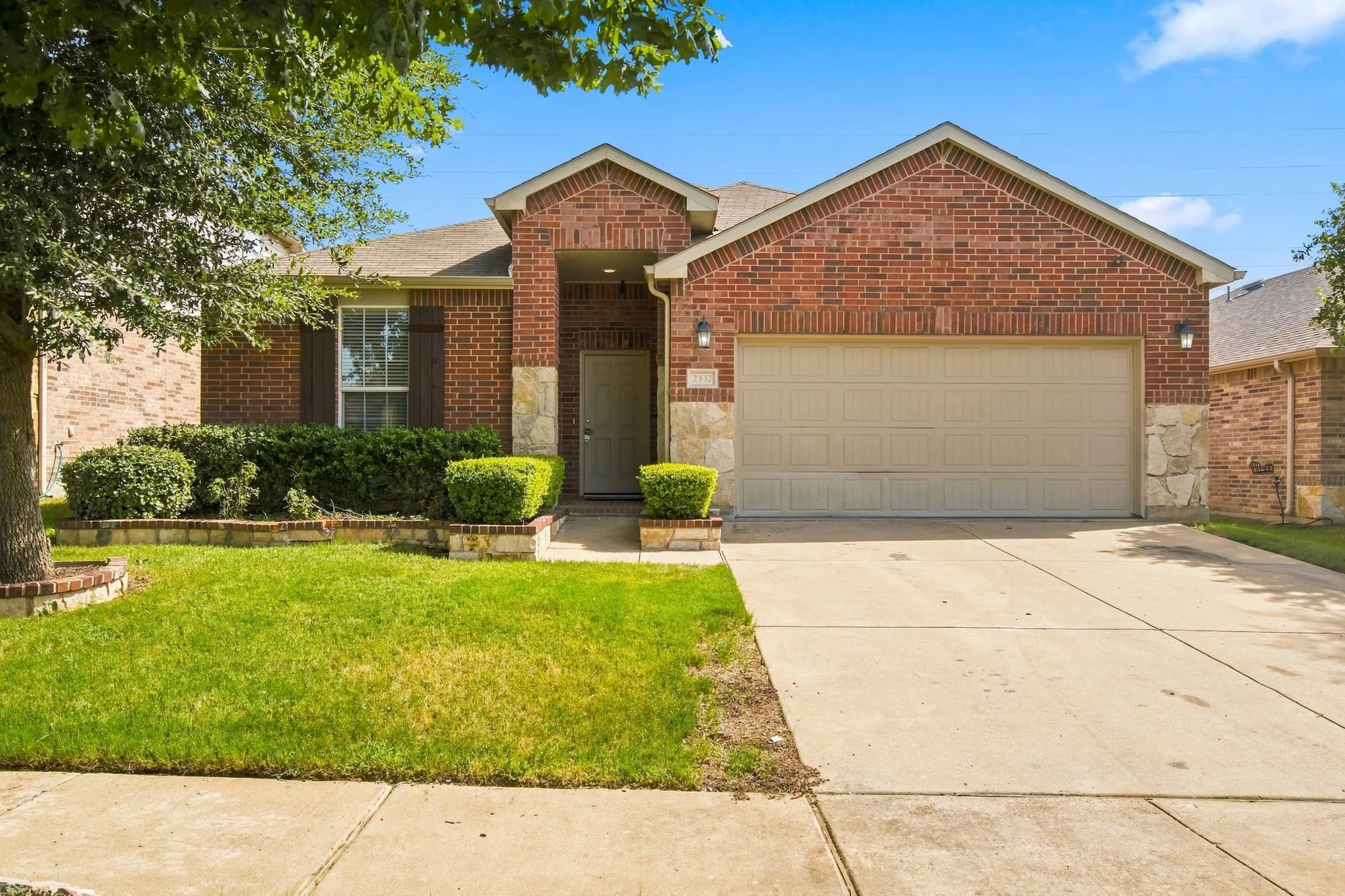 Single Family Residence For Sale in Tarrant County , 2332 Angoni Way, Fort Worth, Texas 76131, 4 Bedroom, 2 Bathroom, 2 Garage spaces, 2,136 Sqft, built in 2012, mls#21366749, Real Estate Agent in Fort Worth, Homes For Sale in Tarrant county, Homes For Sale in Fort Worth, Realtor in Fort Worth Texas, Real Estate Brokerage Independent Realty Texas, Luminita Cordes Realtor